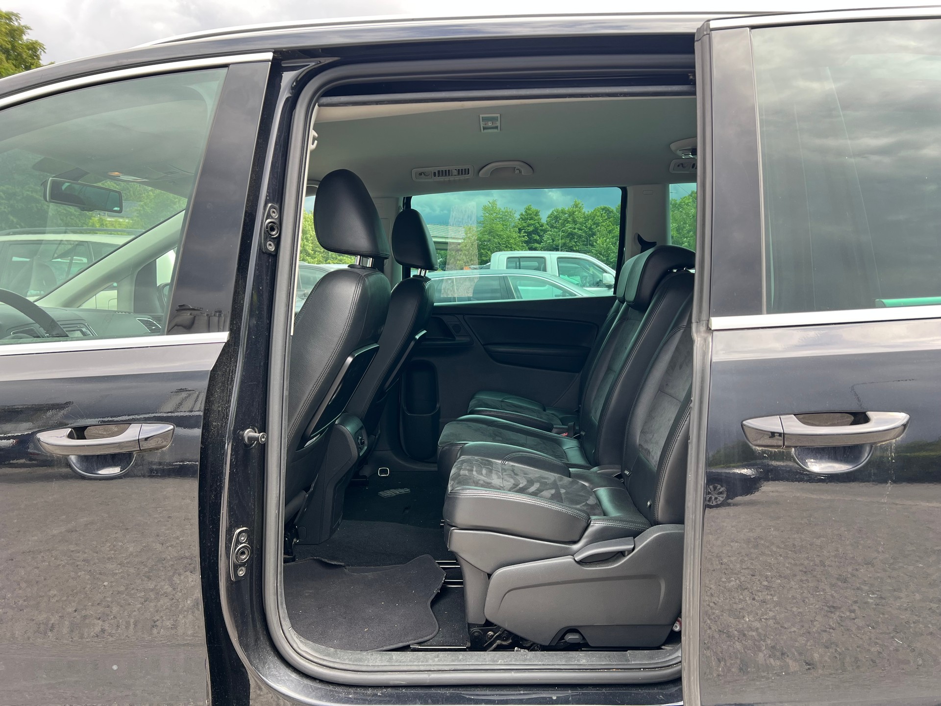 VW Sharan 2.0 TDI BlueMotion Technology Highline-image-4