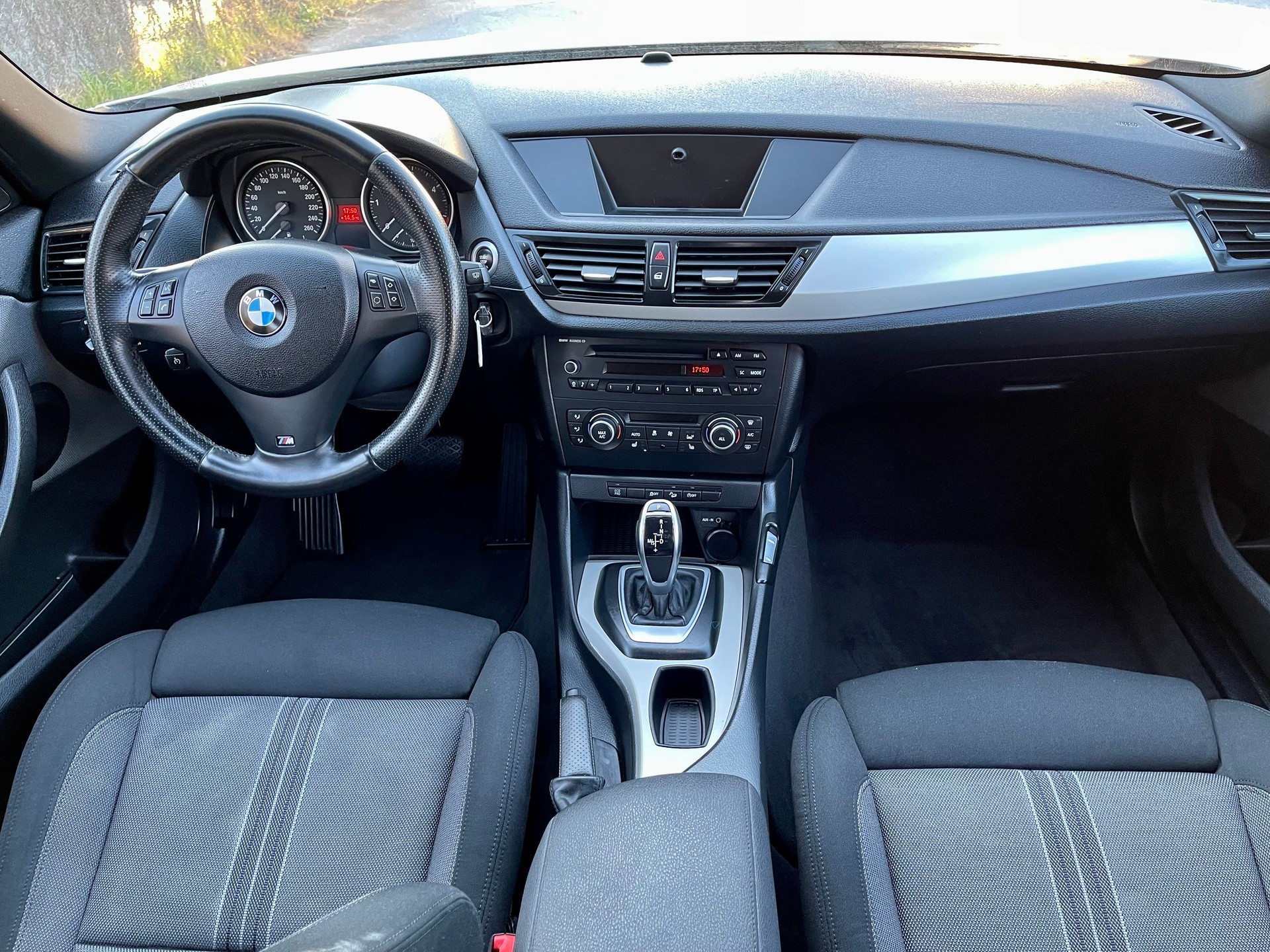 BMW X1 xDrive 18d Steptronic-showroom-element-1