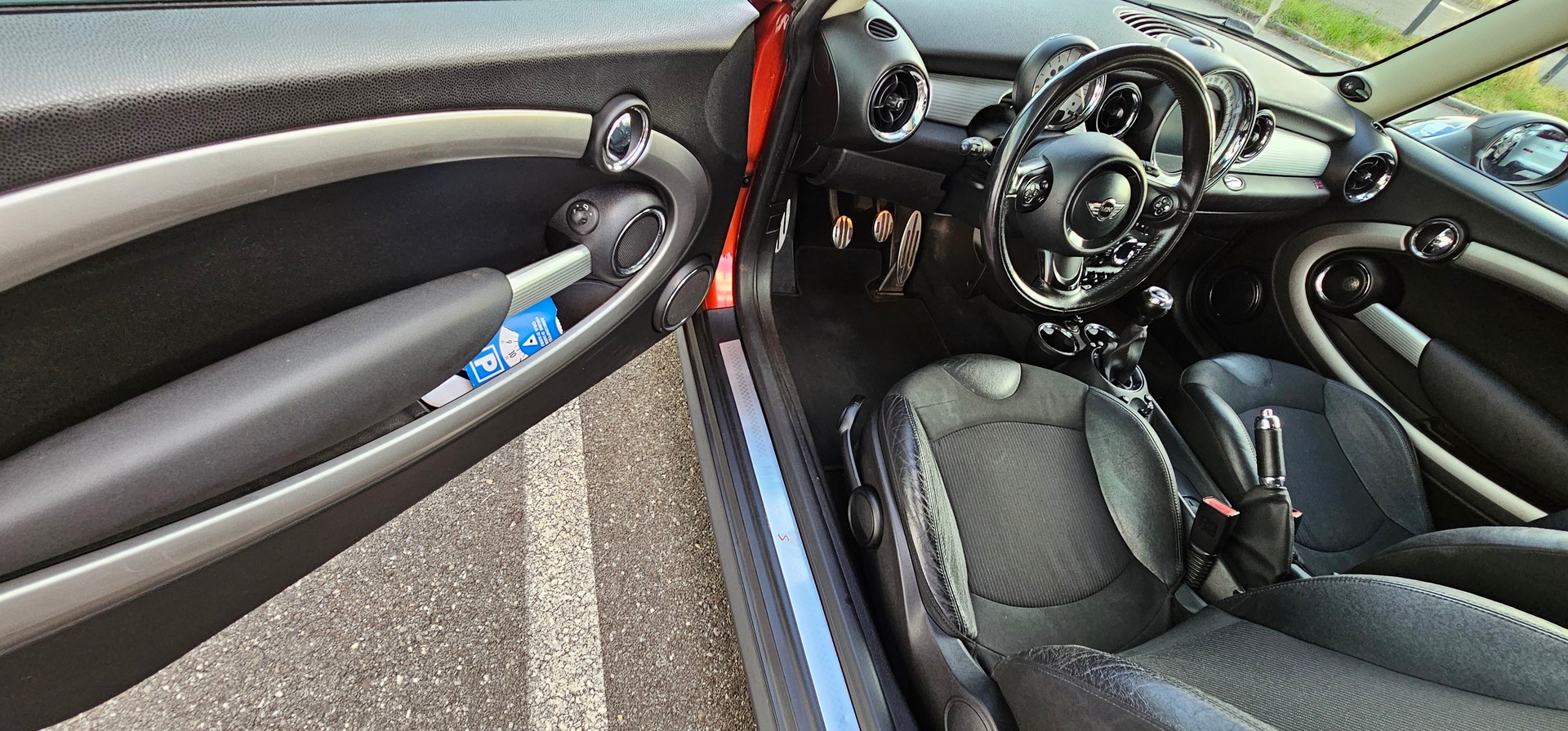 MINI 1.6i Cooper S-image-9