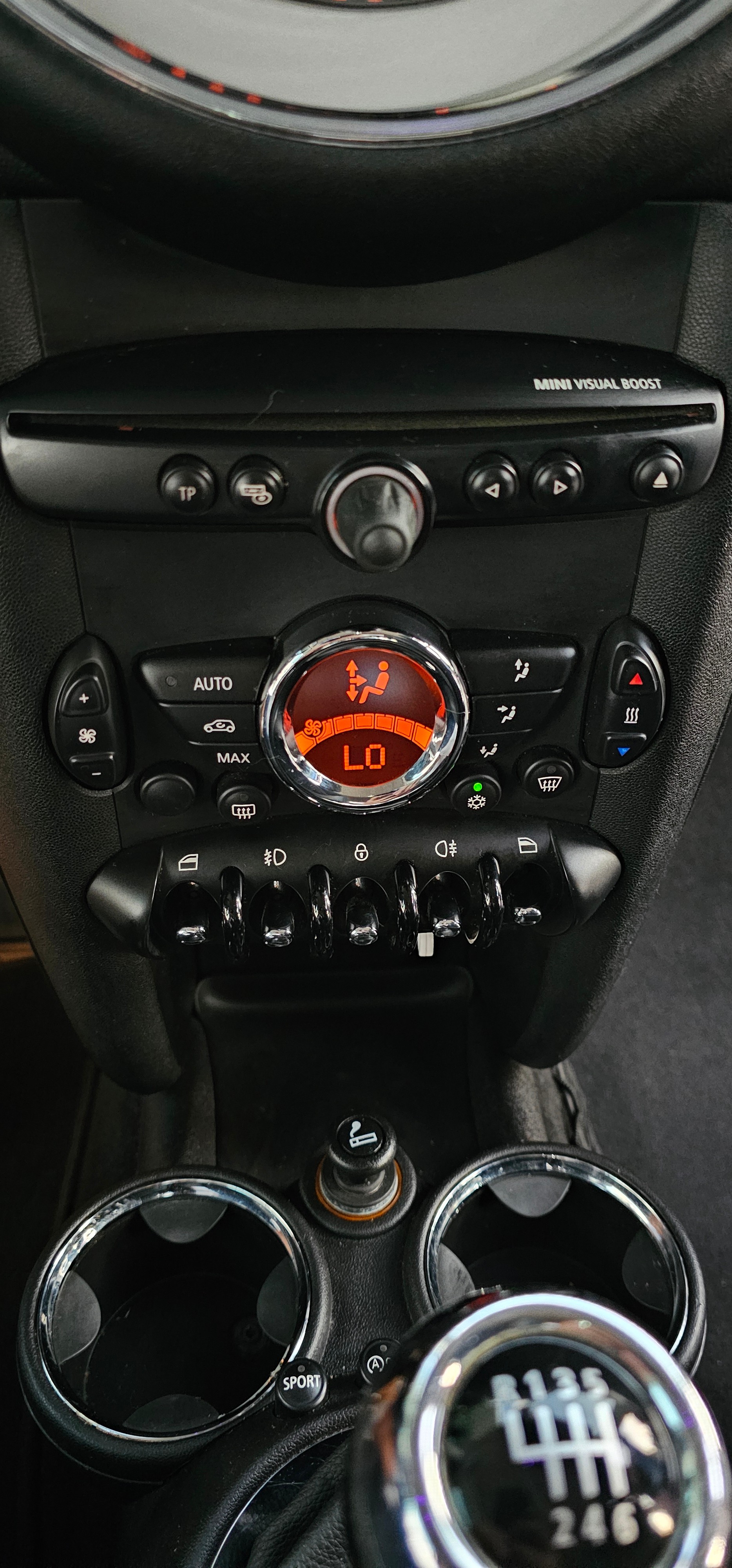 MINI 1.6i Cooper S-image-8