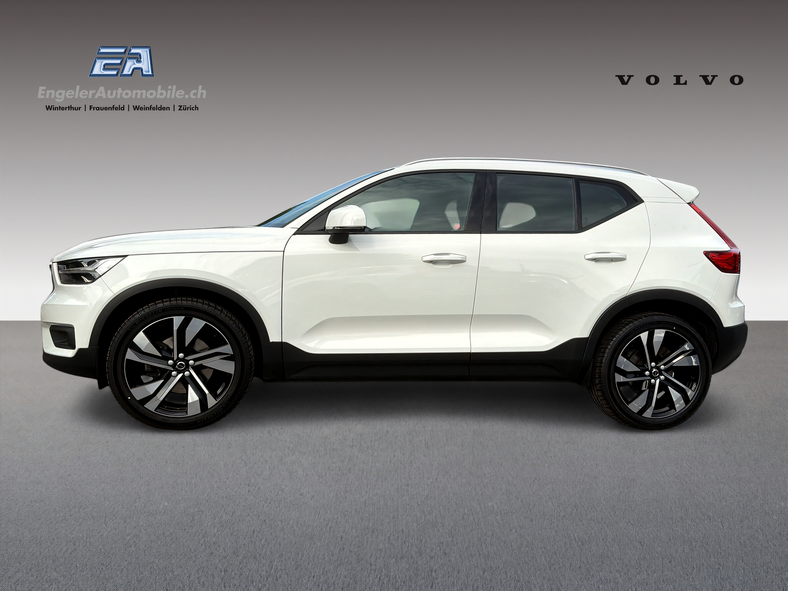 VOLVO XC40 2.0 B4 MH Momentum AWD-showroom-element-2