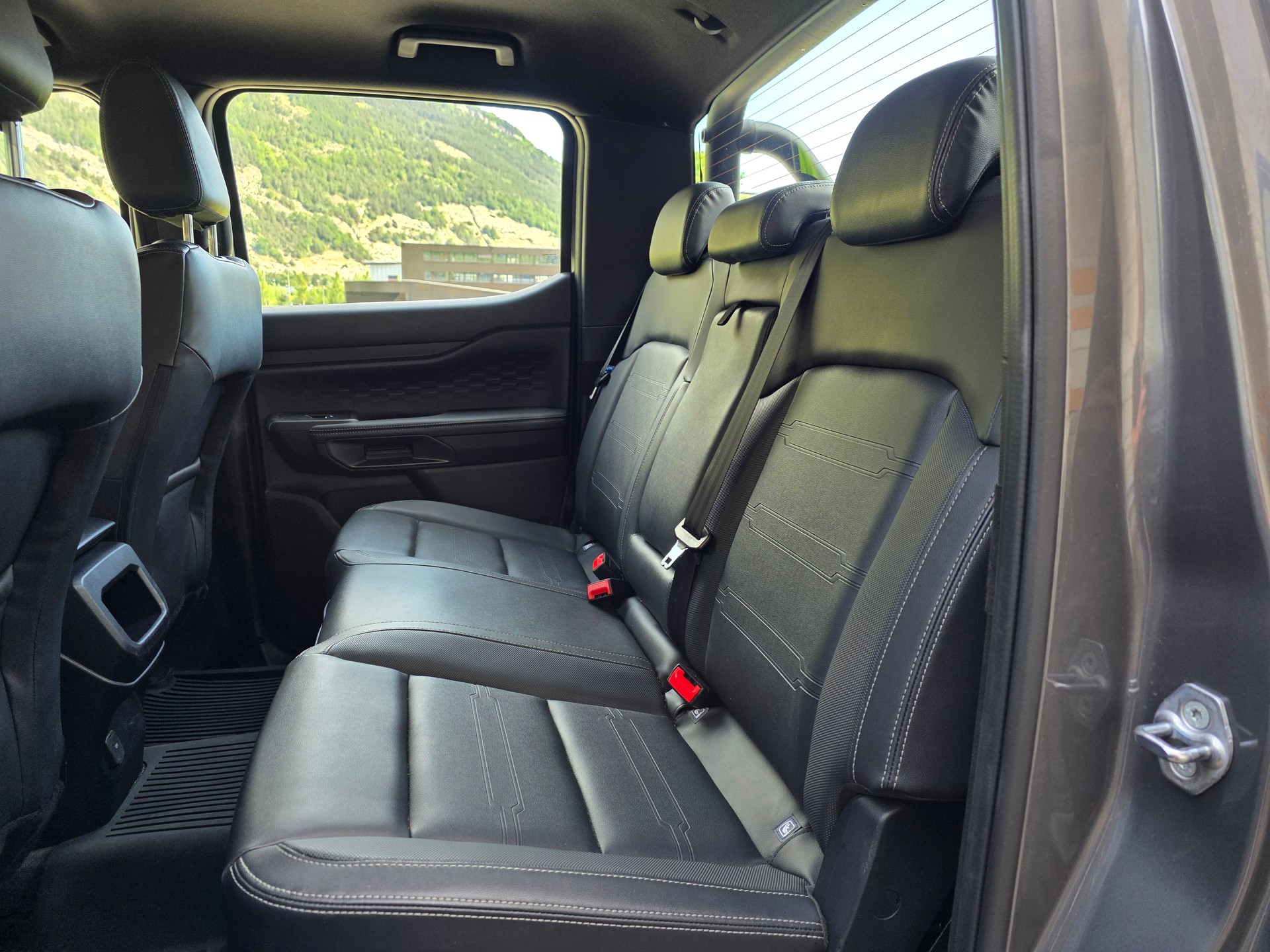 FORD Ranger TREMOR 2.0 Eco Blue 4x4 Automat-image-25