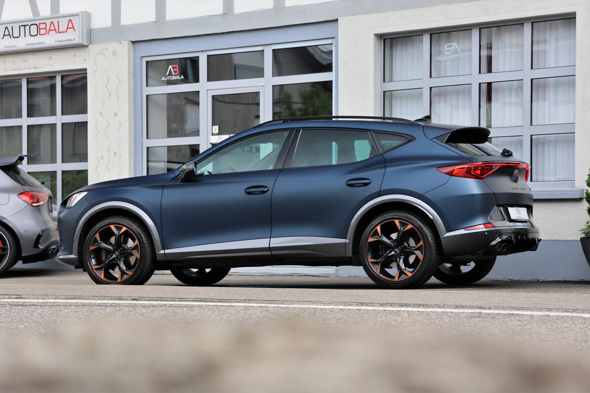 CUPRA Formentor 2.0TSI VZ 4Drive DSG (CH) "Mattepetrol Blue"-showroom-element-3