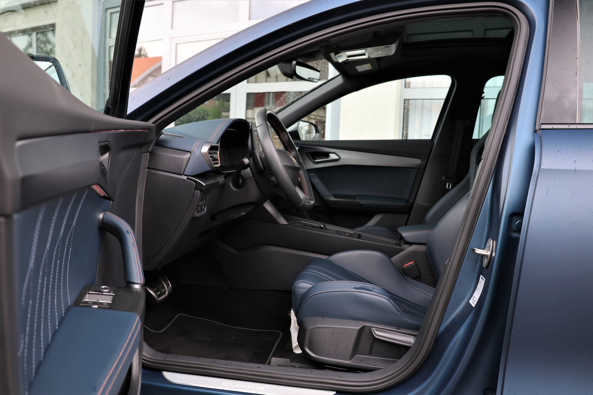 CUPRA Formentor 2.0TSI VZ 4Drive DSG (CH) "Mattepetrol Blue"-image-8