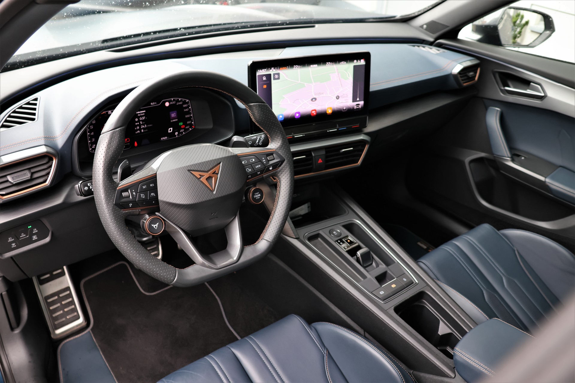 CUPRA Formentor 2.0TSI VZ 4Drive DSG (CH) "Mattepetrol Blue"-image-9