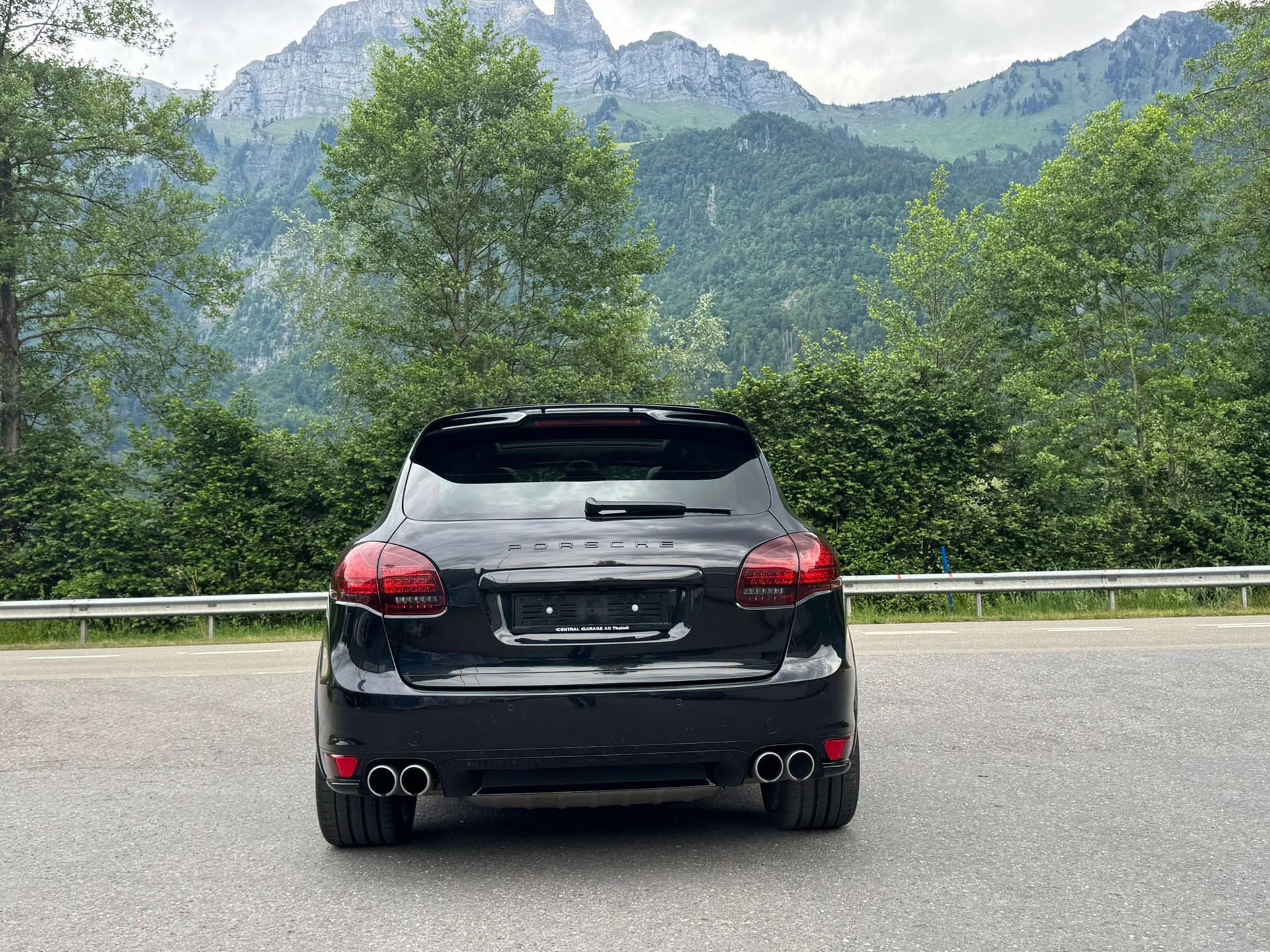 PORSCHE Cayenne Turbo-image-9
