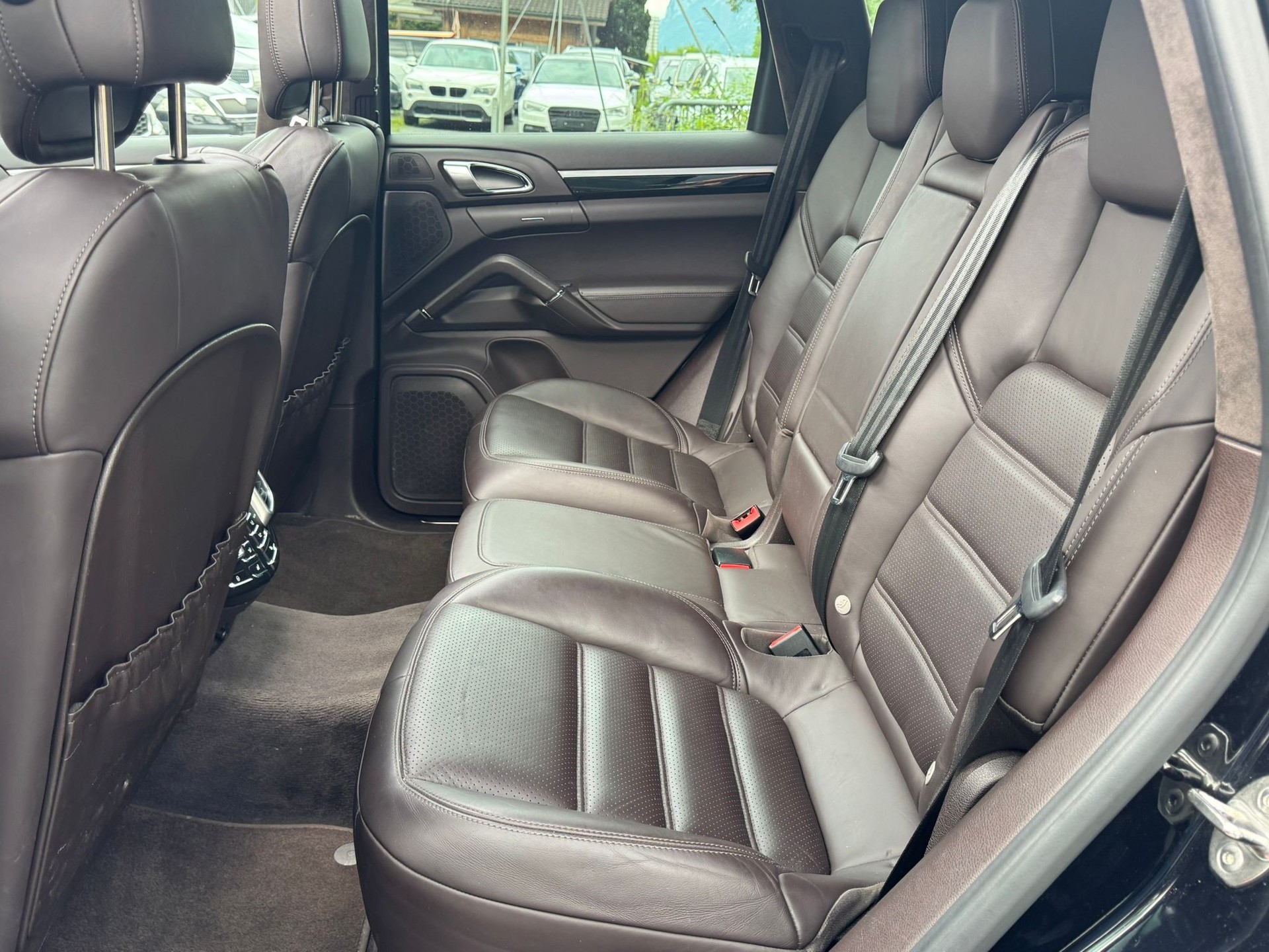 PORSCHE Cayenne Turbo-image-4