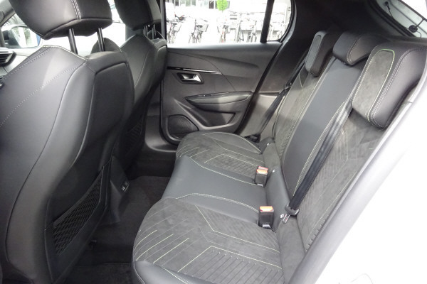PEUGEOT 208 1.2 MHEV 145 GT-image-9