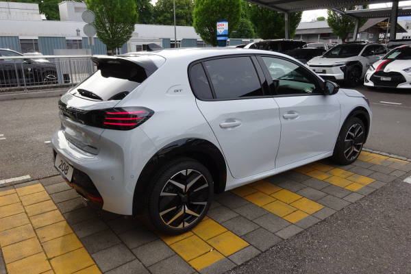 PEUGEOT 208 1.2 MHEV 145 GT-image-3