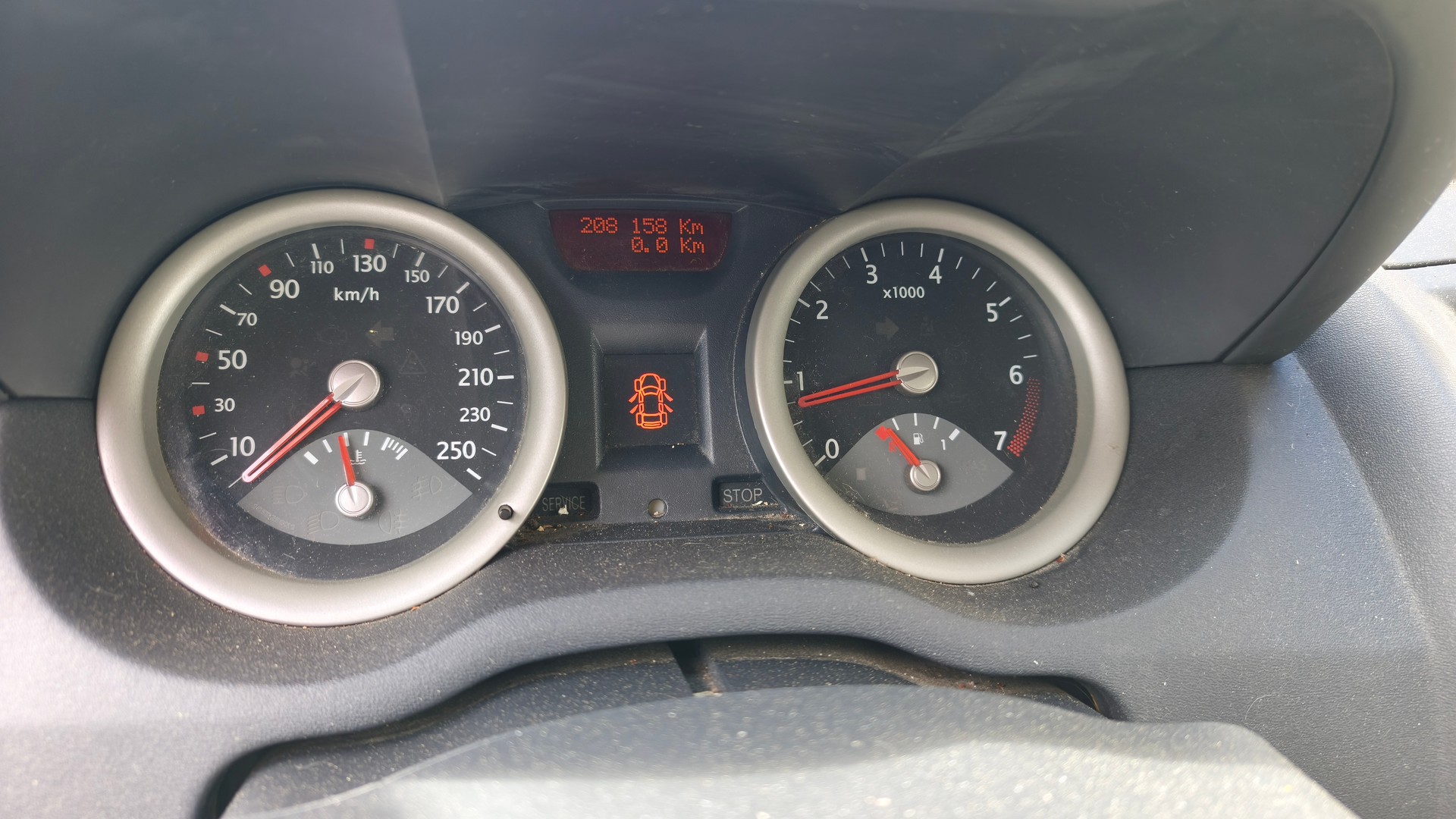 RENAULT Mégane C-C 2.0 16V Privilège Luxe-image-5