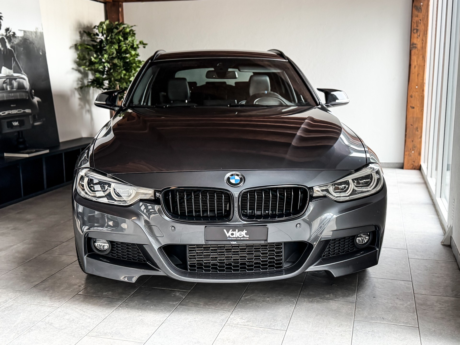 BMW 320d xDrive Touring M Sport Line Steptronic-image-2
