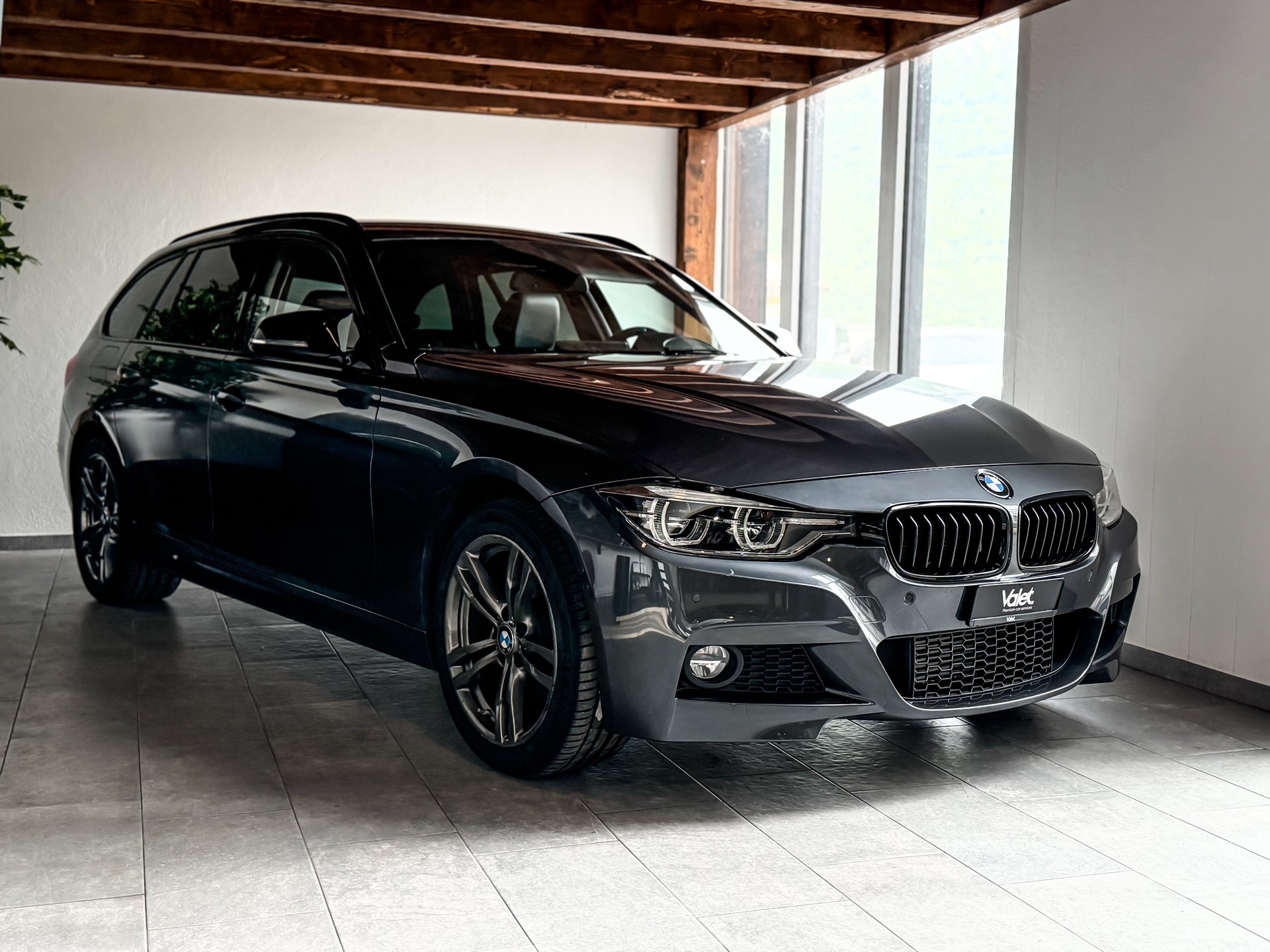 BMW 320d xDrive Touring M Sport Line Steptronic-image-1