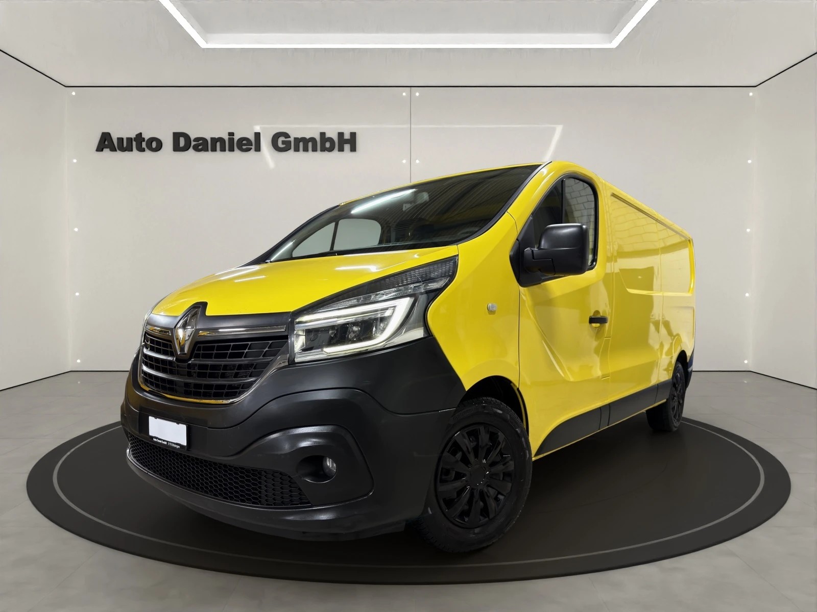 RENAULT Trafic 2.0 ENERGY dCi145 3.0t L2H1 Lang Version ( Mit AHK / Regale )