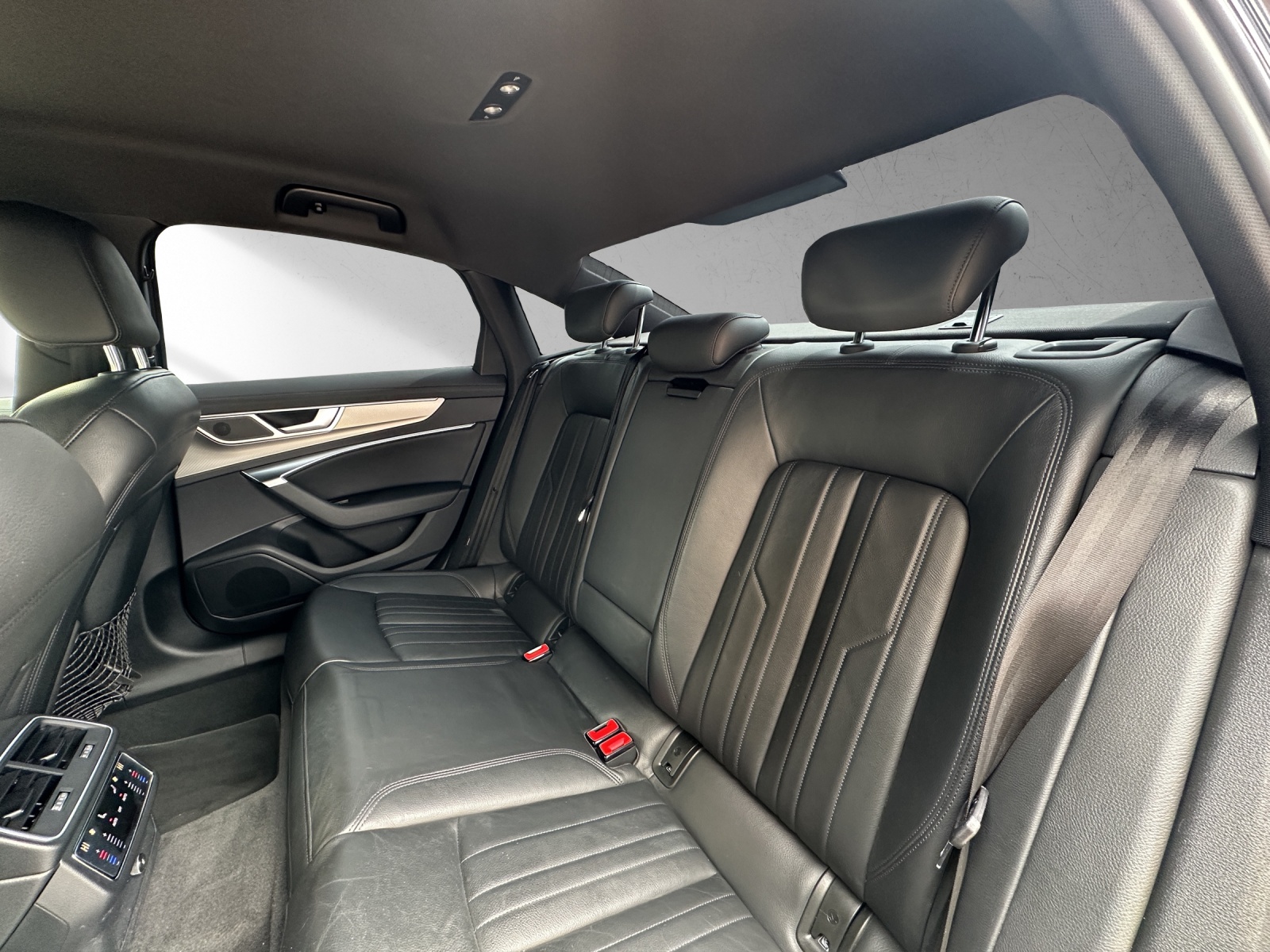 AUDI A6 Limousine 40 TDI Design S-tronic-image-13