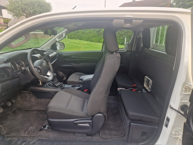 TOYOTA Hilux 2.4D-4D Comfort Extra Cab 4x4 - Ponte Fisso in Alluminio - Doppio Gancio Traino KG. 3500-image-13