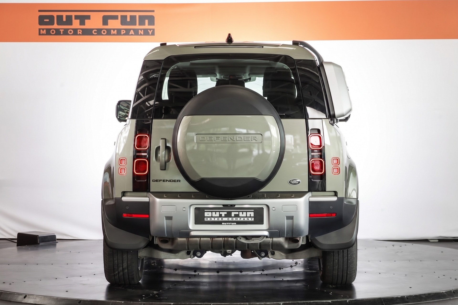 LAND ROVER Defender 90 P400 I6 HSE 3.0 AT8-showroom-element-2