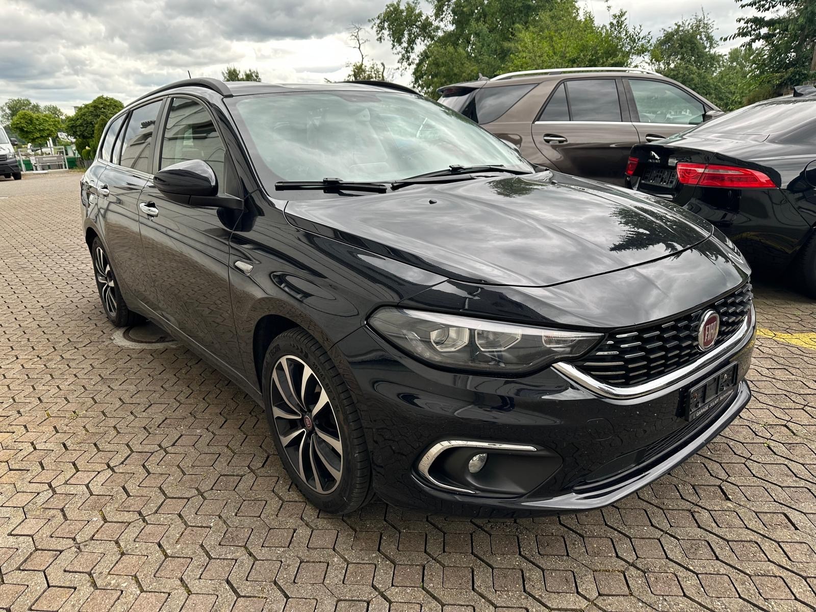 FIAT Tipo 1.4TJet Station Wagon Lounge-showroom-element-1