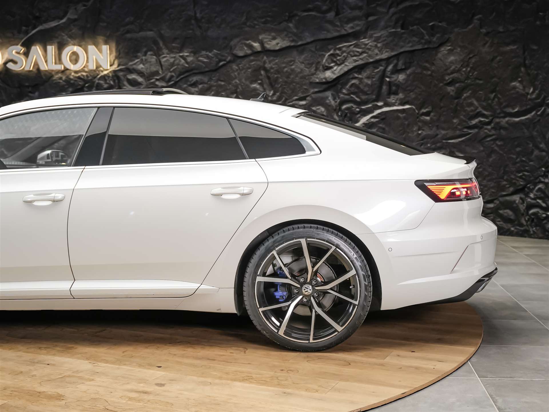 VW Arteon 2.0 TSI R 4Motion DSG *Head Up Display*Nappa Leder*Abstandsregler* Panorama*-image-19