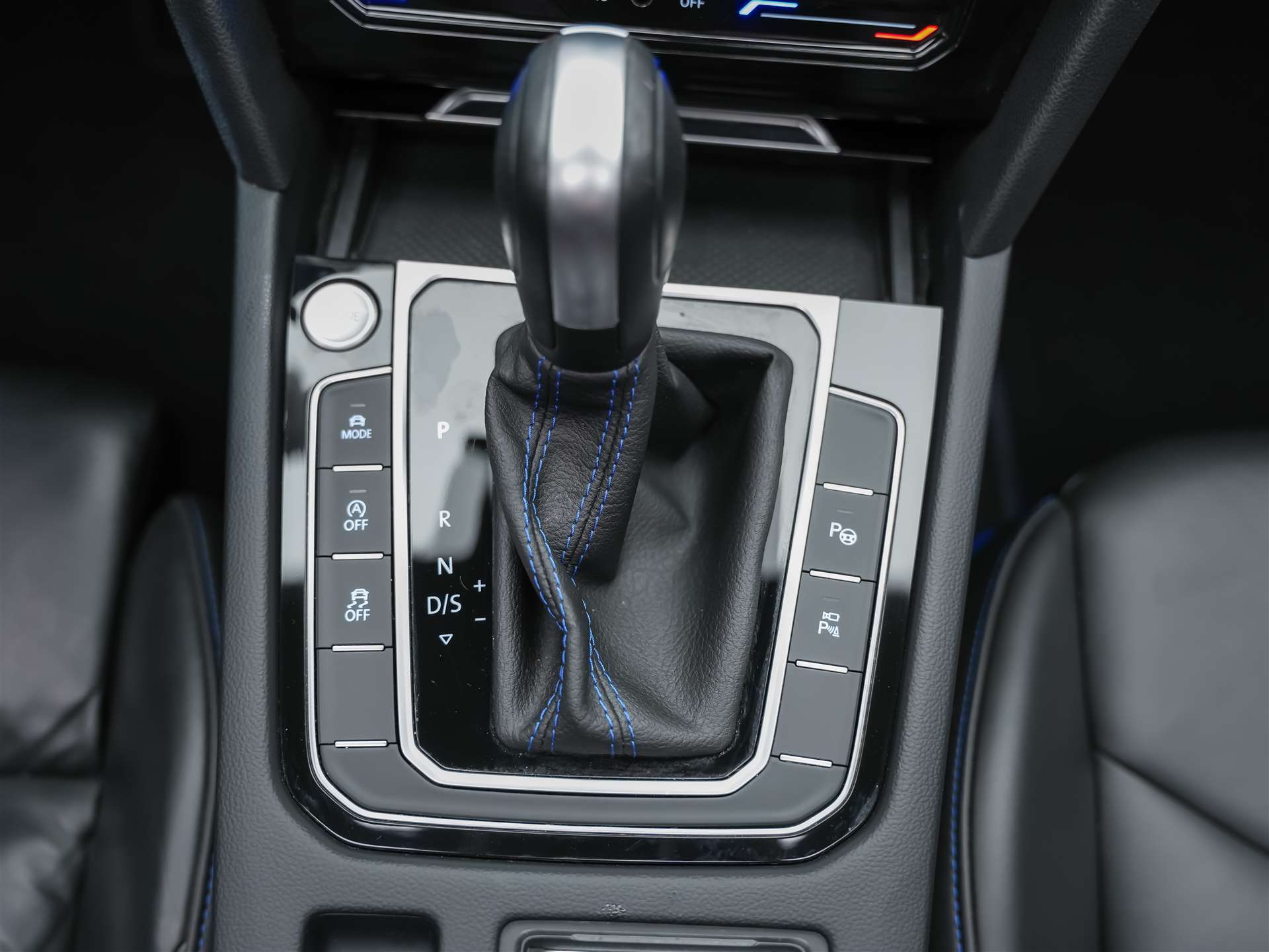 VW Arteon 2.0 TSI R 4Motion DSG *Head Up Display*Nappa Leder*Abstandsregler* Panorama*-image-23