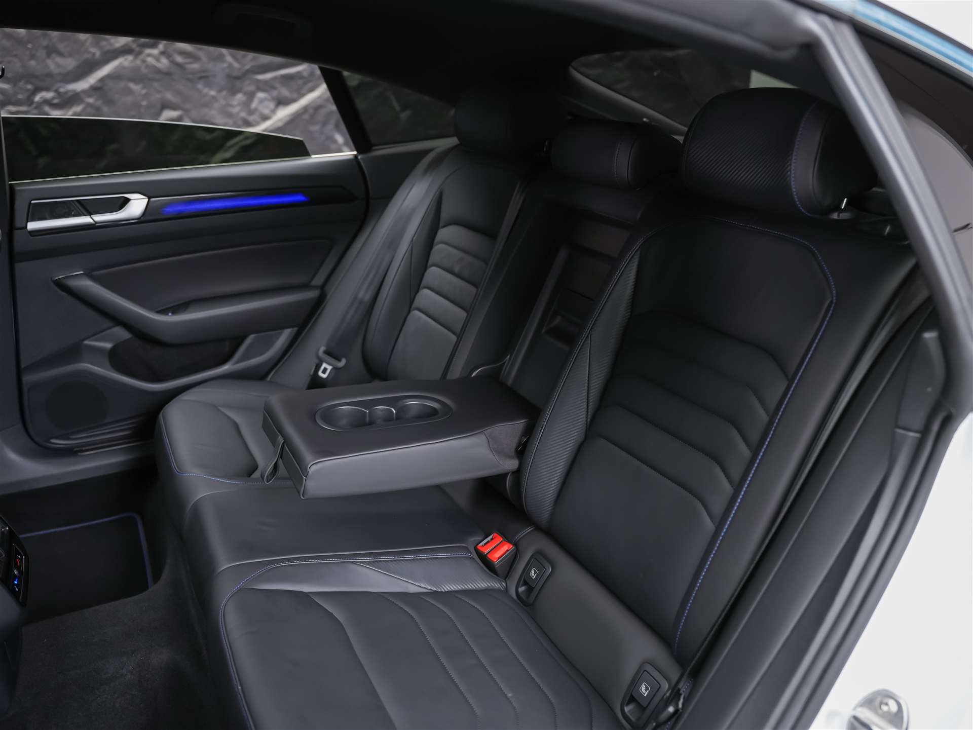 VW Arteon 2.0 TSI R 4Motion DSG *Head Up Display*Nappa Leder*Abstandsregler* Panorama*-image-14