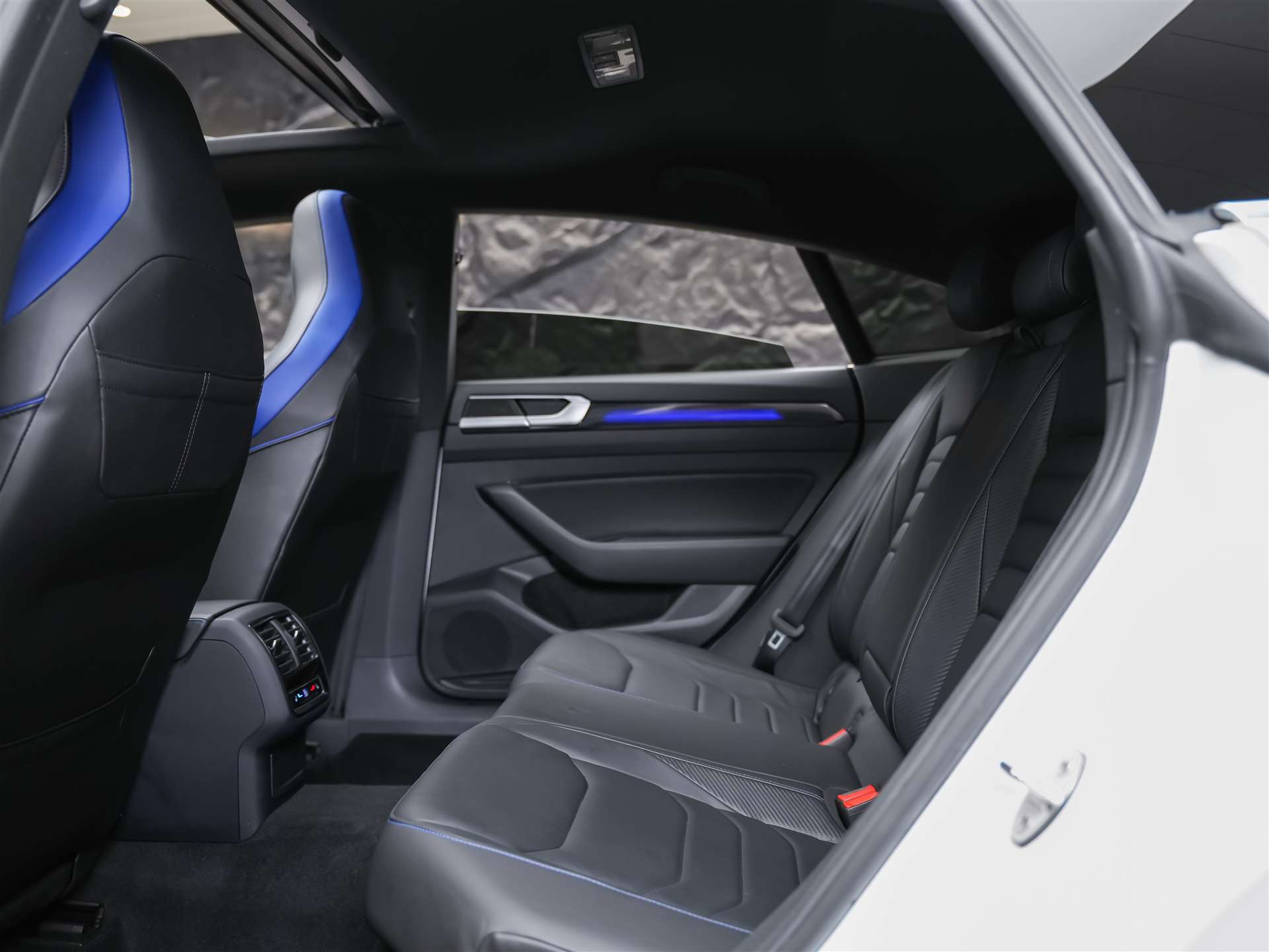 VW Arteon 2.0 TSI R 4Motion DSG *Head Up Display*Nappa Leder*Abstandsregler* Panorama*-image-13