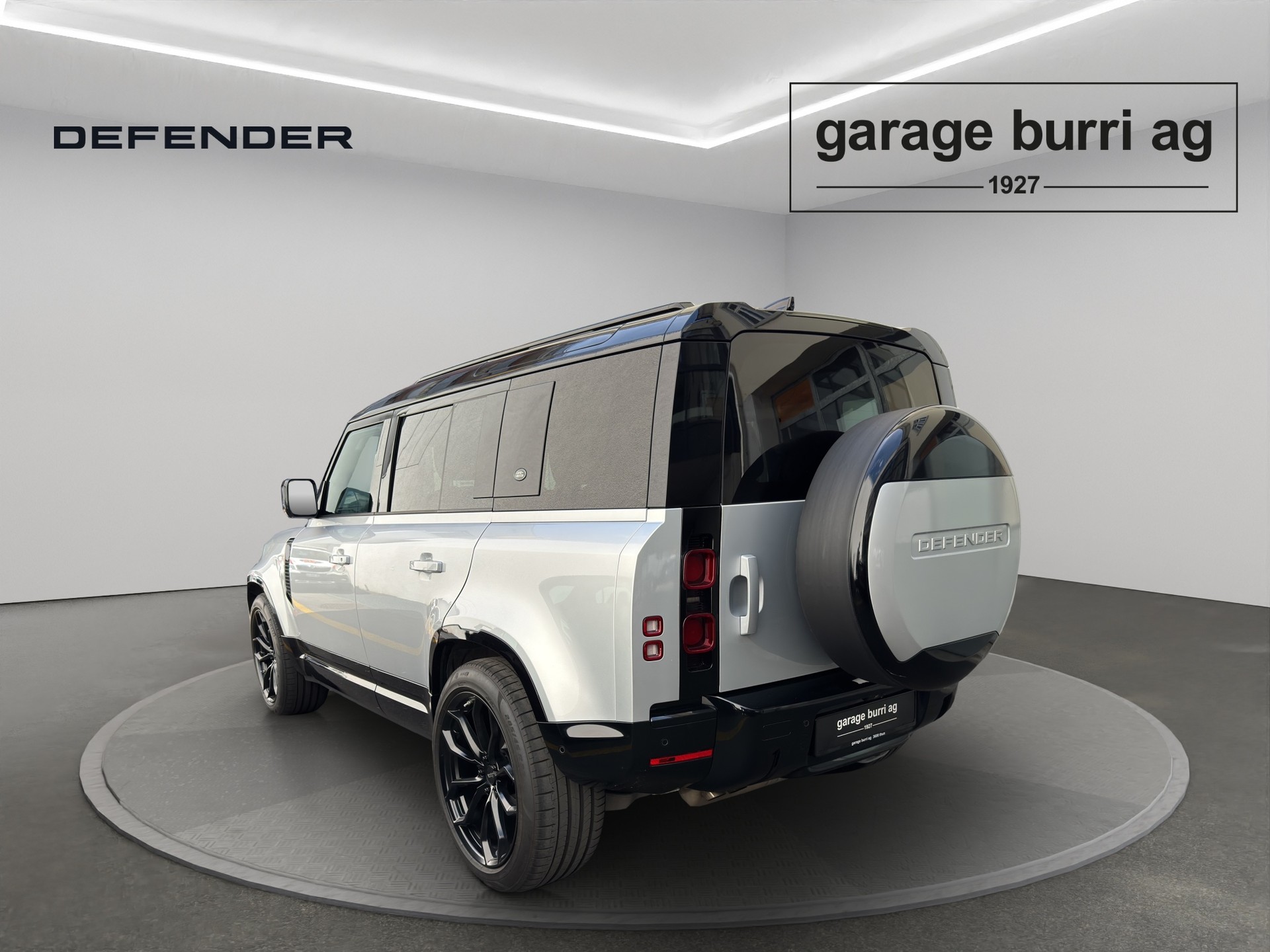 LAND ROVER Defender 110 2.0 SD4 240 First Edition-showroom-element-1