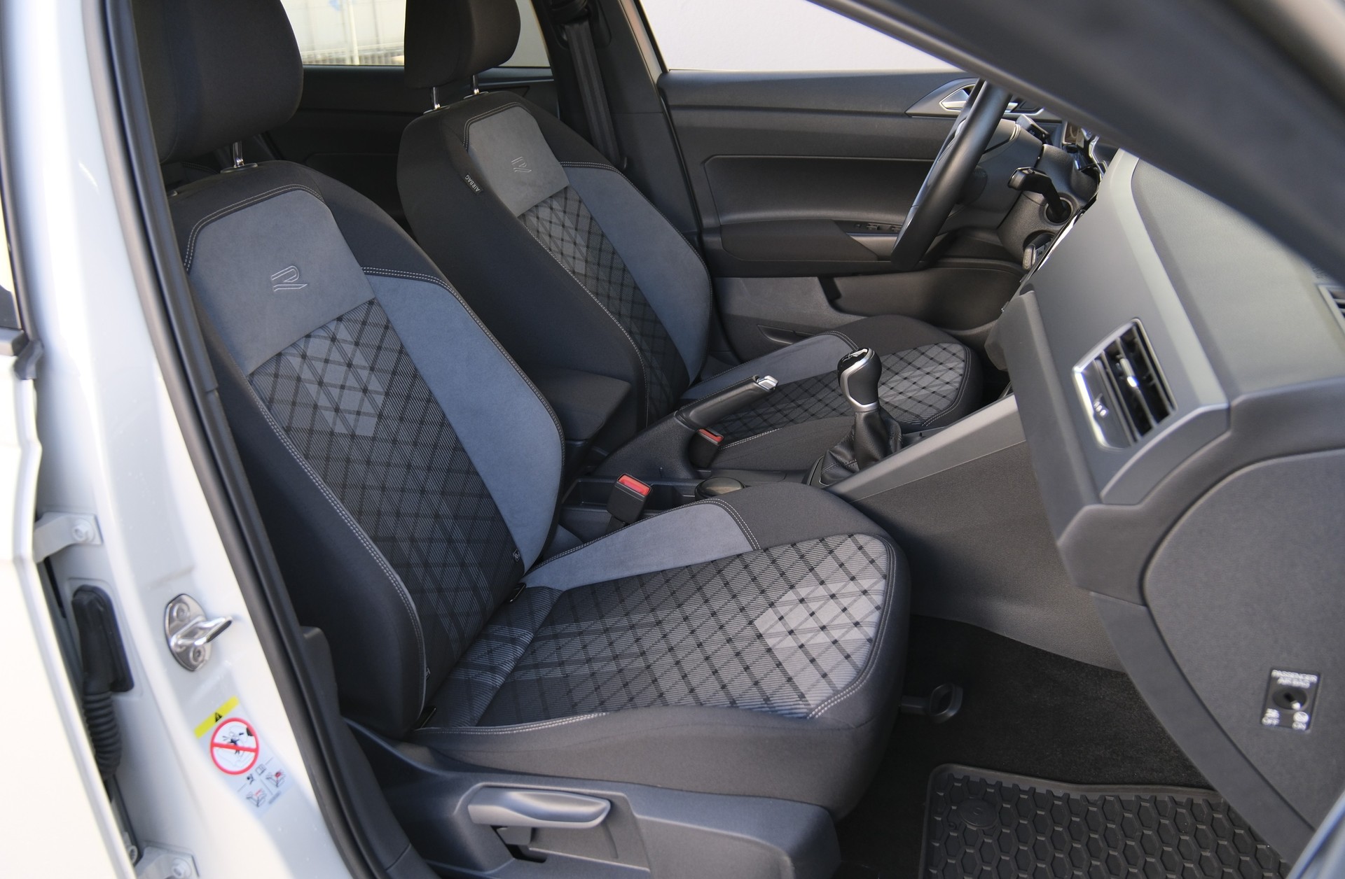 VW Polo 1.0 TSI R-Line-image-18