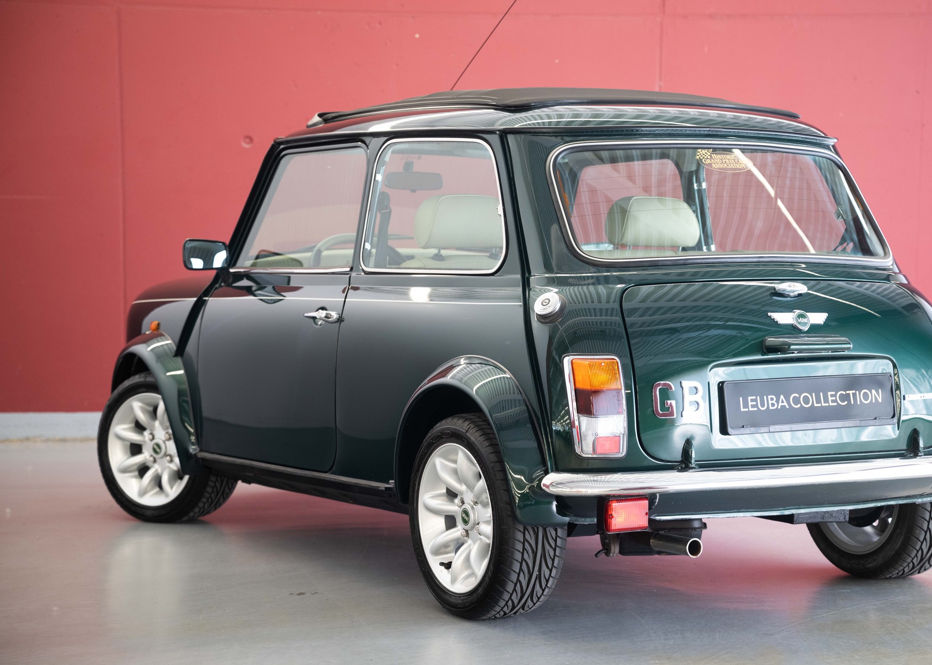 MINI 1.3i Knightsbridge (1st hand Swiss car, as new, certified very low mileage, sunroof, collector item)-image-10