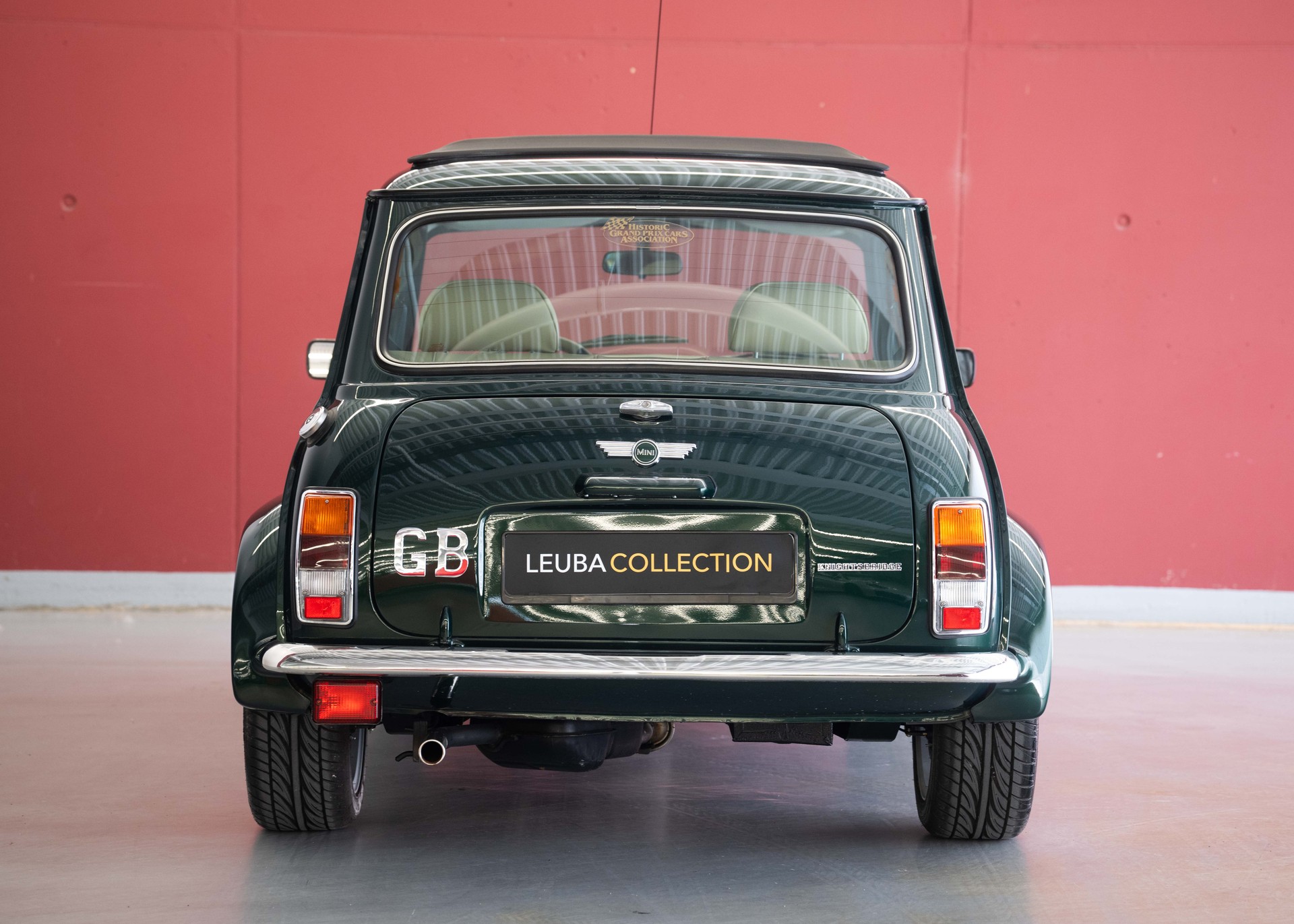 MINI 1.3i Knightsbridge (1st hand Swiss car, as new, certified very low mileage, sunroof, collector item)-showroom-element-3