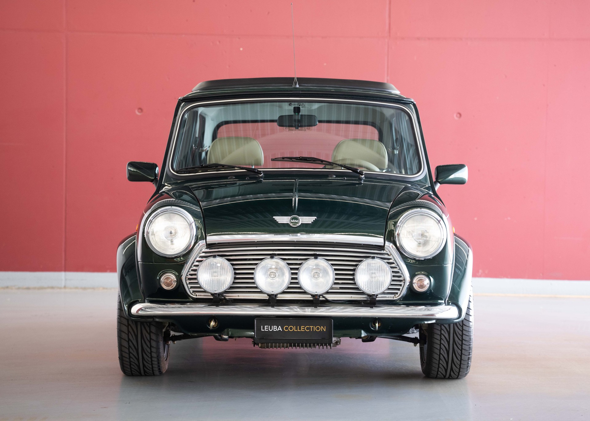 MINI 1.3i Knightsbridge (1st hand Swiss car, as new, certified very low mileage, sunroof, collector item)-showroom-element-2