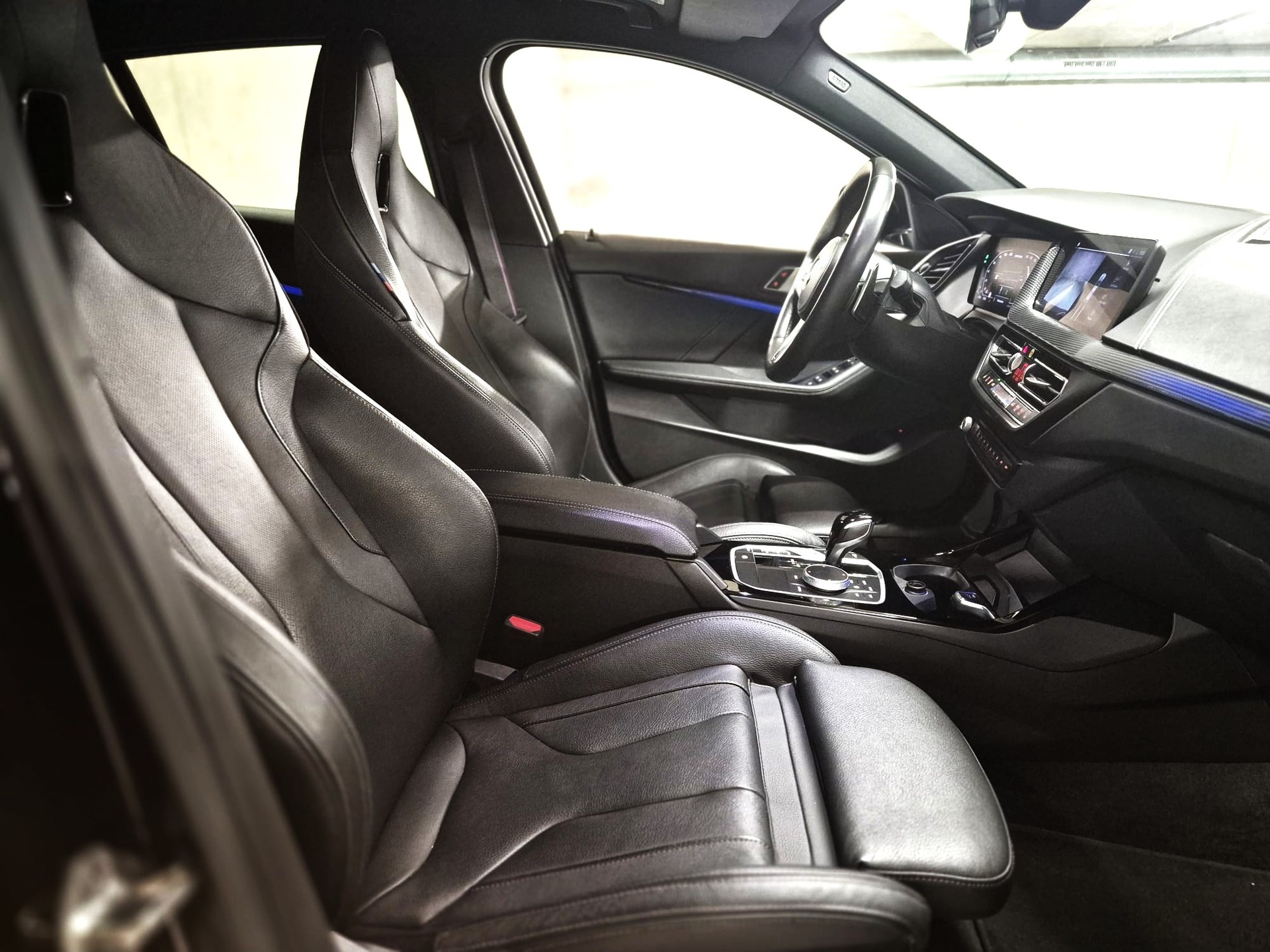 BMW M135i xDrive Steptronic-image-15