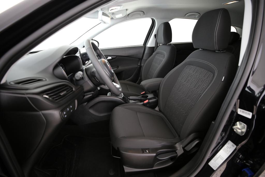 FIAT Tipo SW 1.5 Hybrid Swiss Edition-showroom-element-3