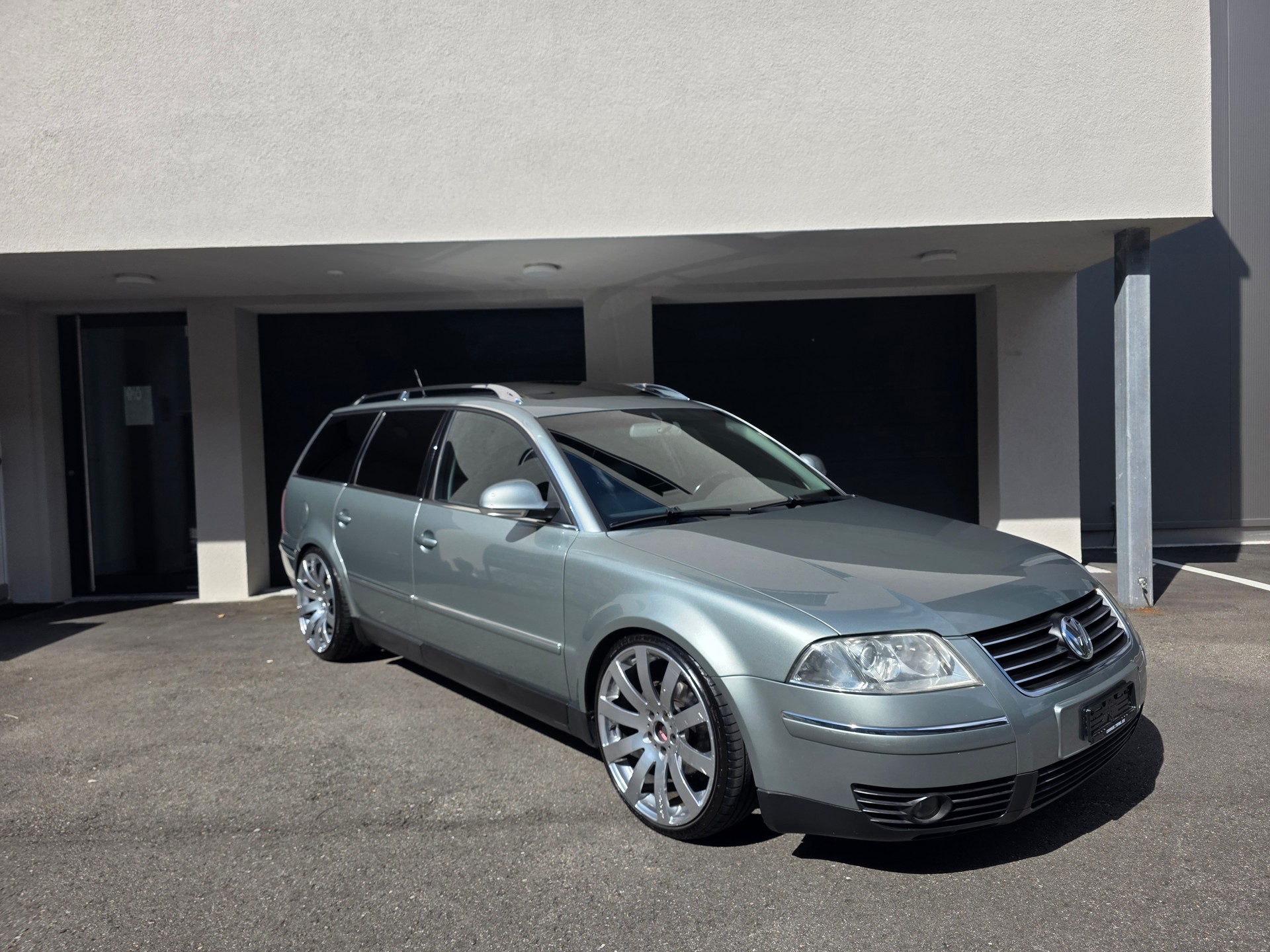 VW Passat Variant 2.0 TDI Highline-image-1
