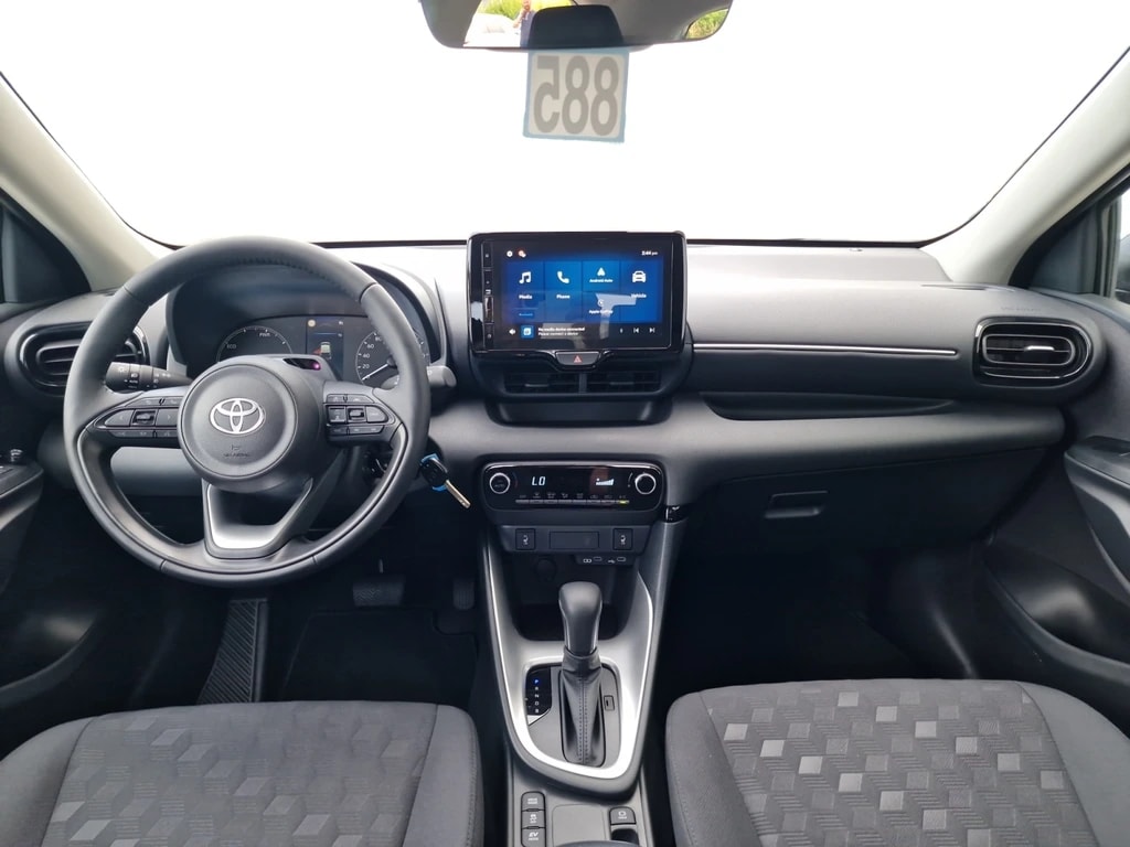 TOYOTA Yaris 1.5 Comfort e-CVT-showroom-element-1
