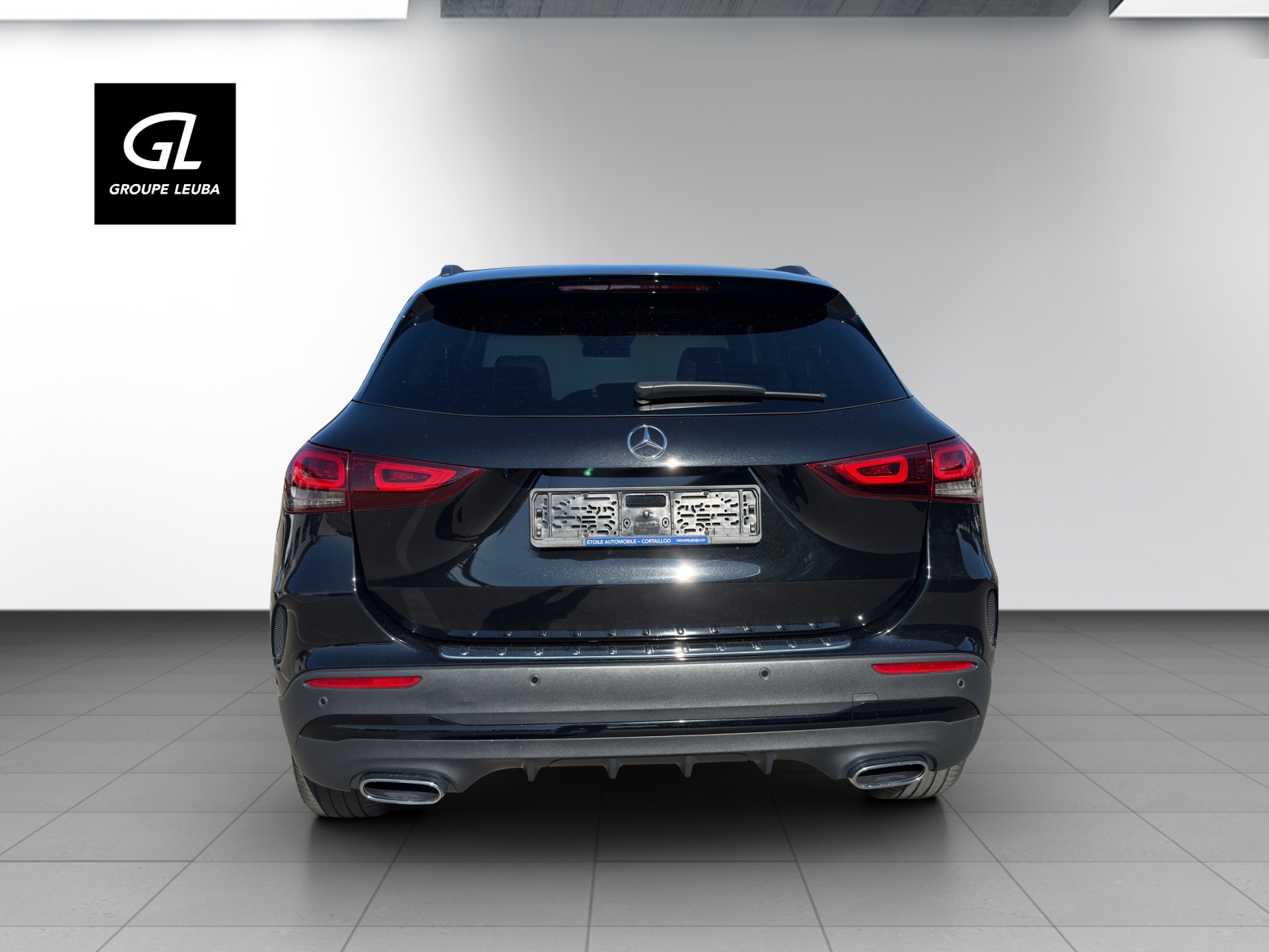 MERCEDES-BENZ GLA 250e AMG Line 8G-DCT-showroom-element-3