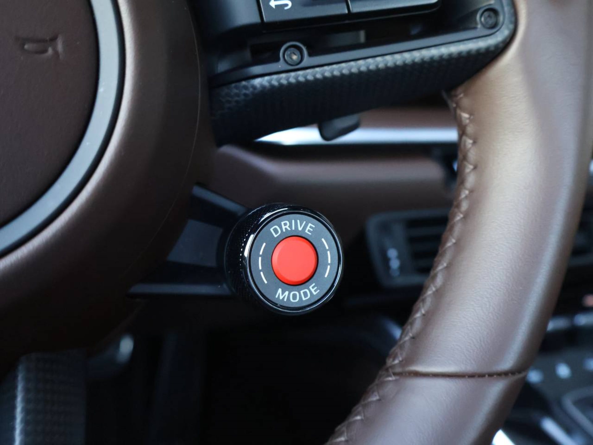 PORSCHE 911 Carrera S-image-26