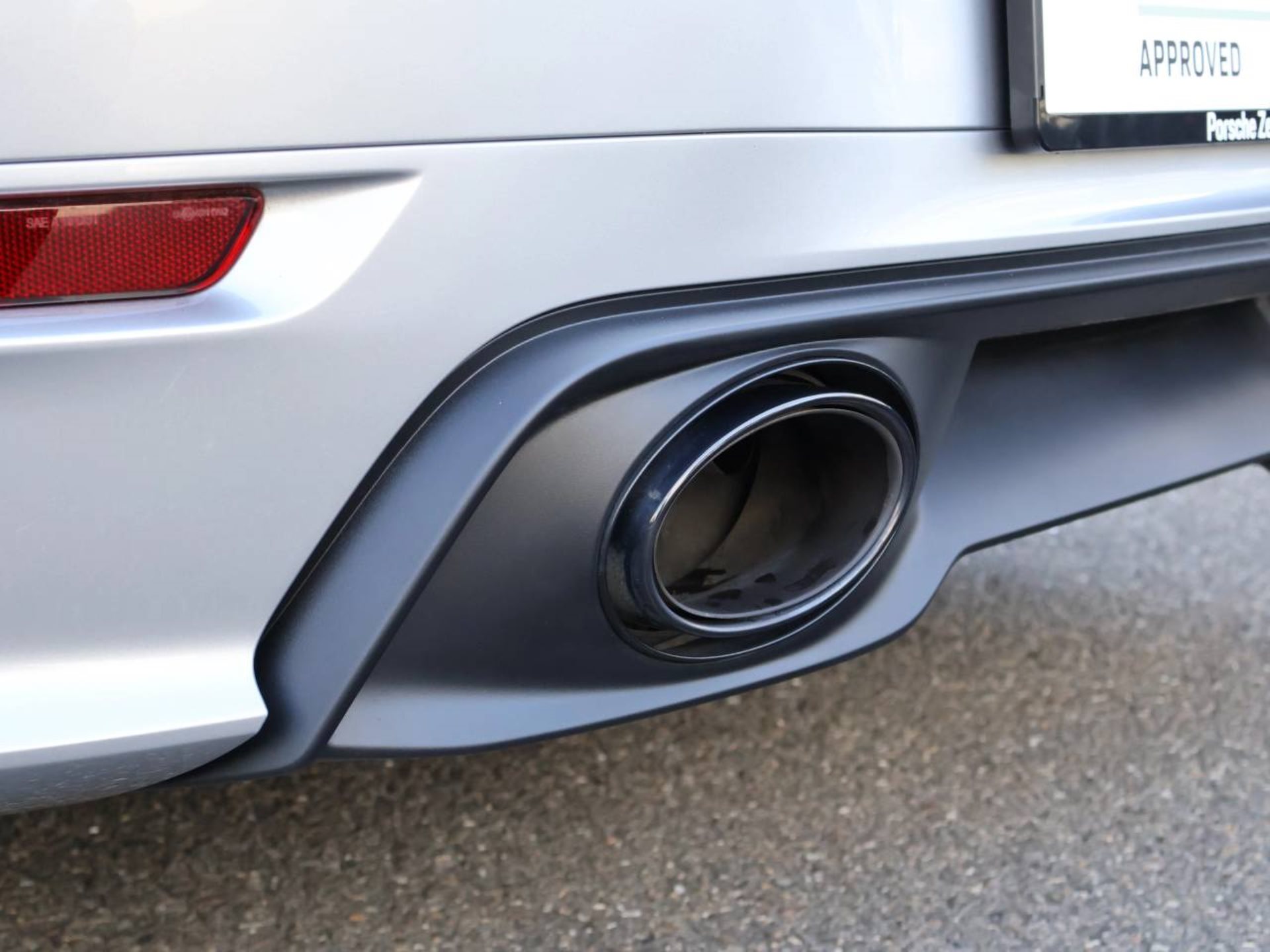 PORSCHE 911 Carrera S-image-35