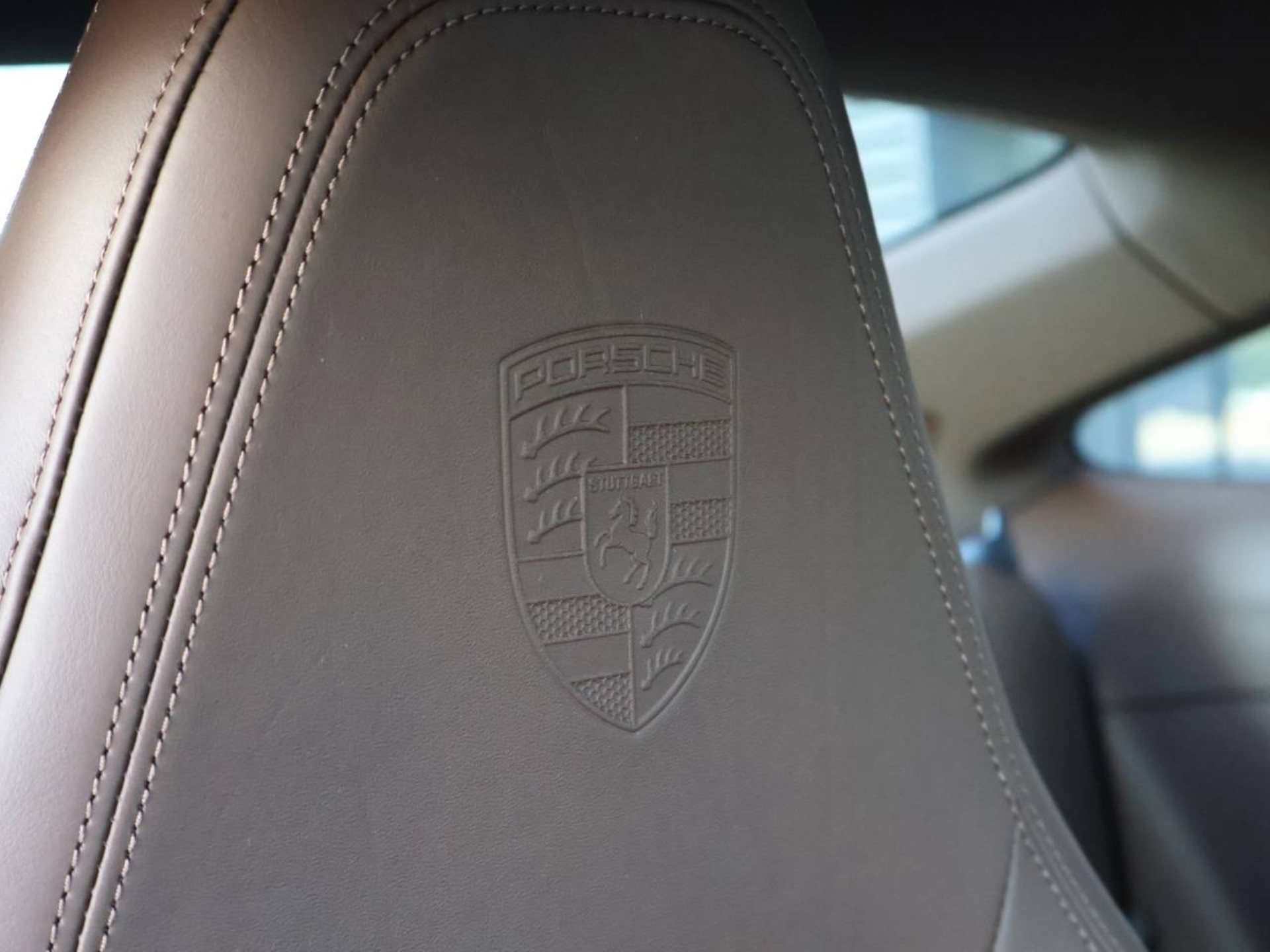PORSCHE 911 Carrera S-image-27