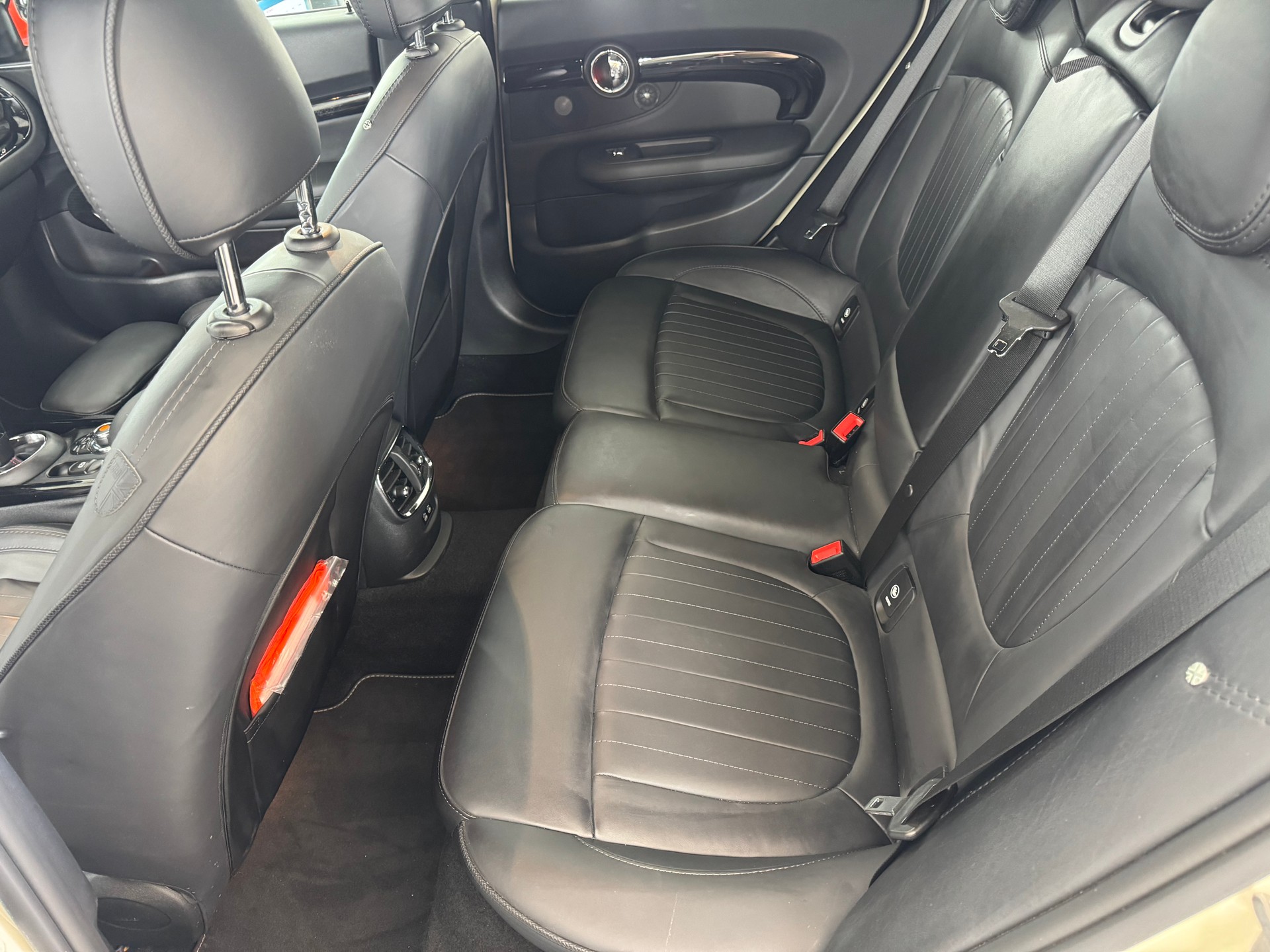 MINI Clubman Cooper S ALL4 Steptronic Trafalgar-image-9