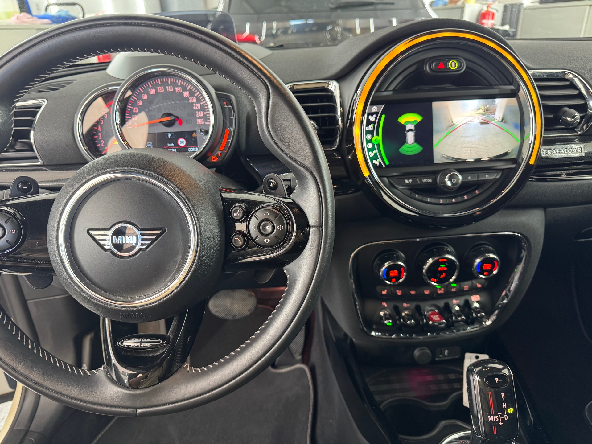 MINI Clubman Cooper S ALL4 Steptronic Trafalgar-image-10