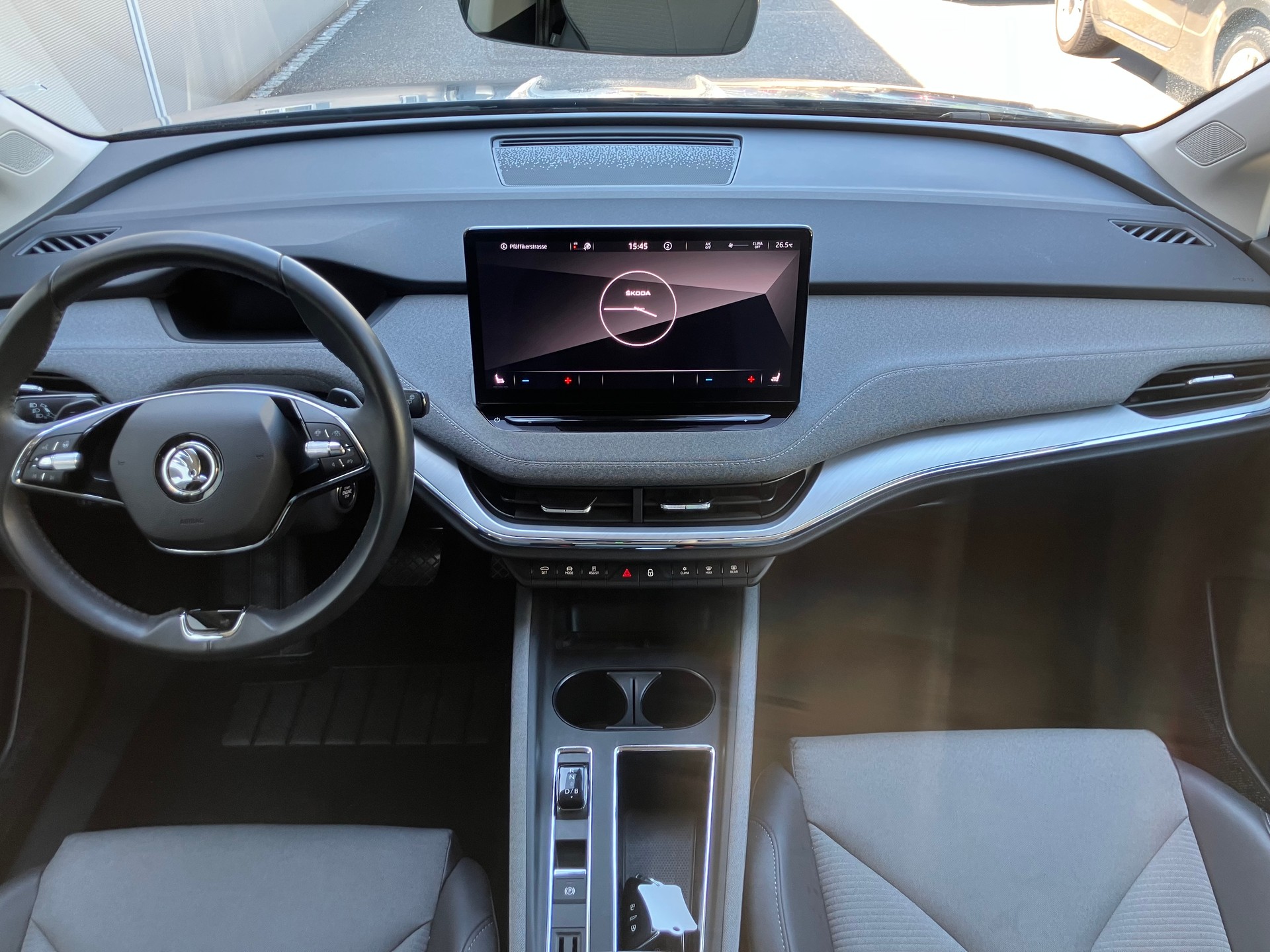 SKODA Enyaq iV 80-image-9
