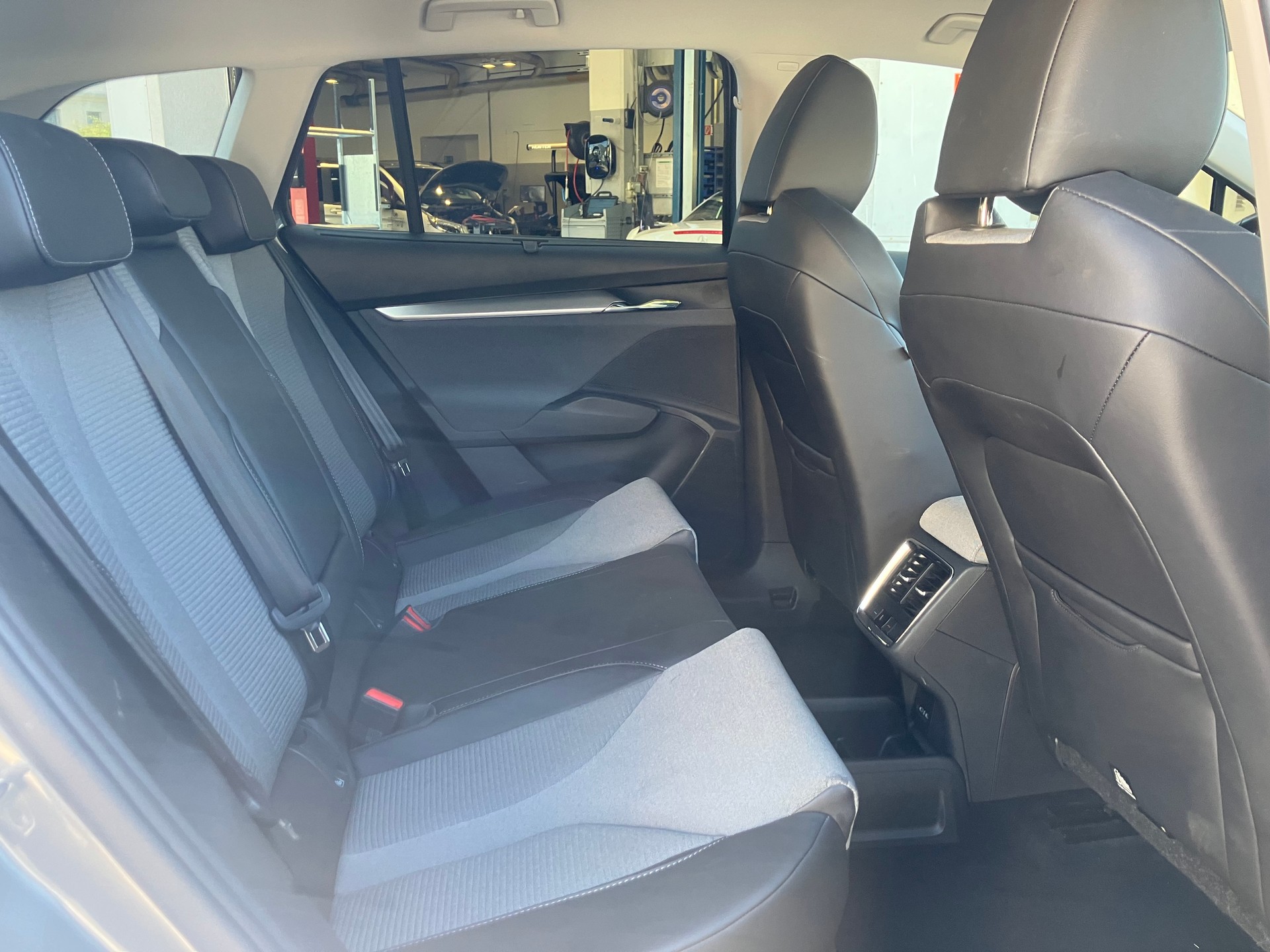 SKODA Enyaq iV 80-image-7