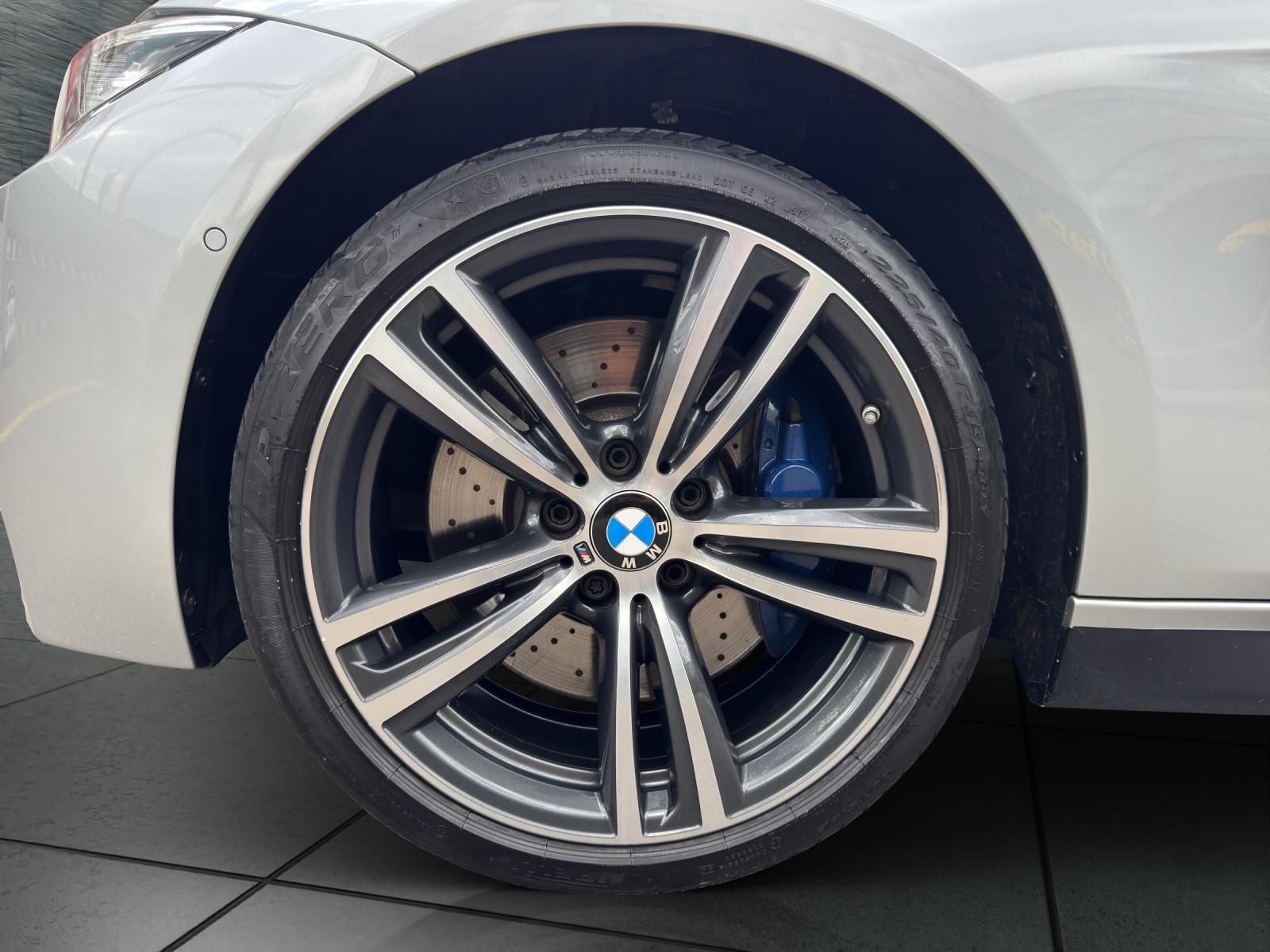 BMW 340i xDrive Touring Power & Sound Paket-image-8