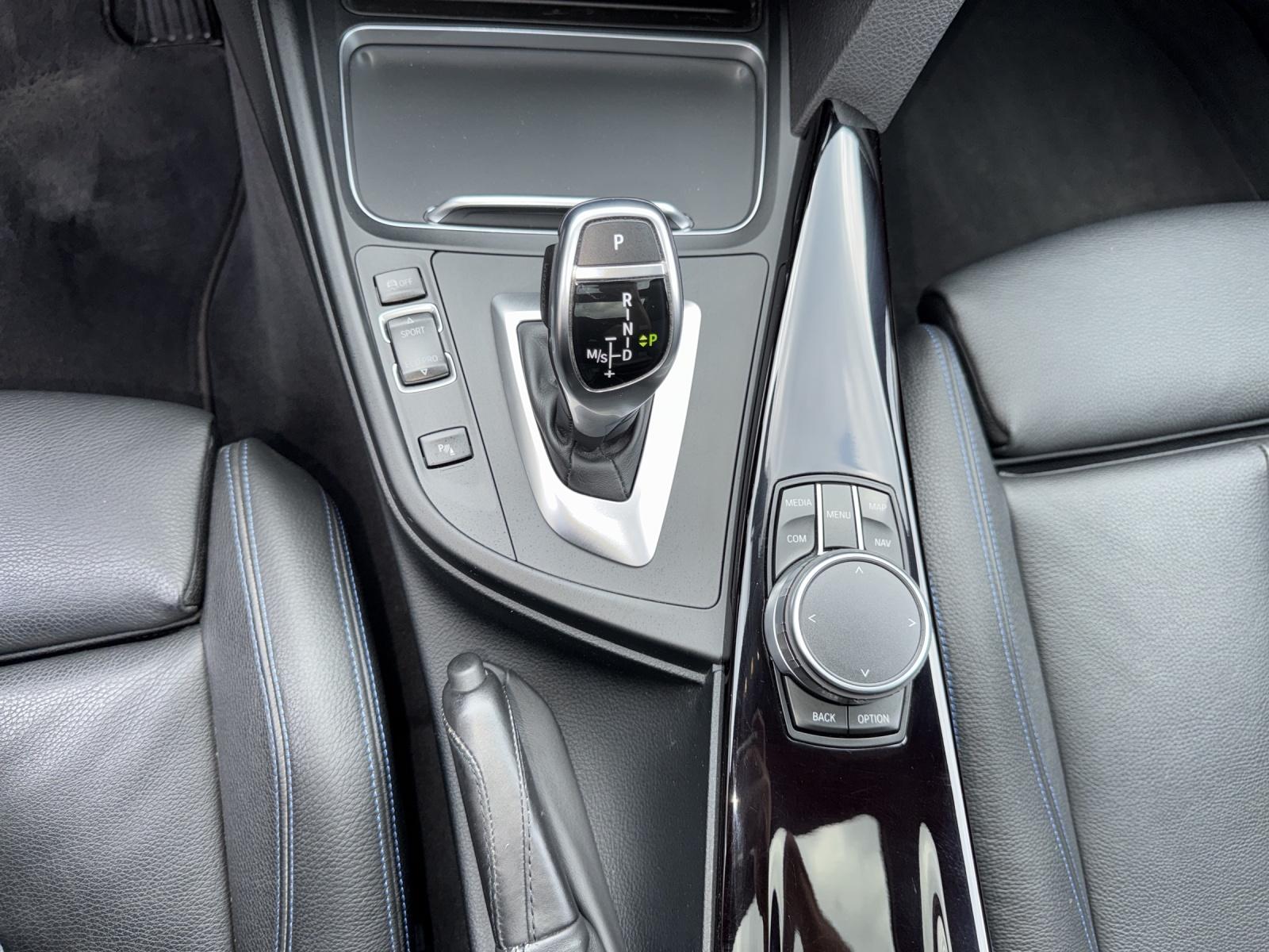 BMW 340i xDrive Touring Power & Sound Paket-image-13