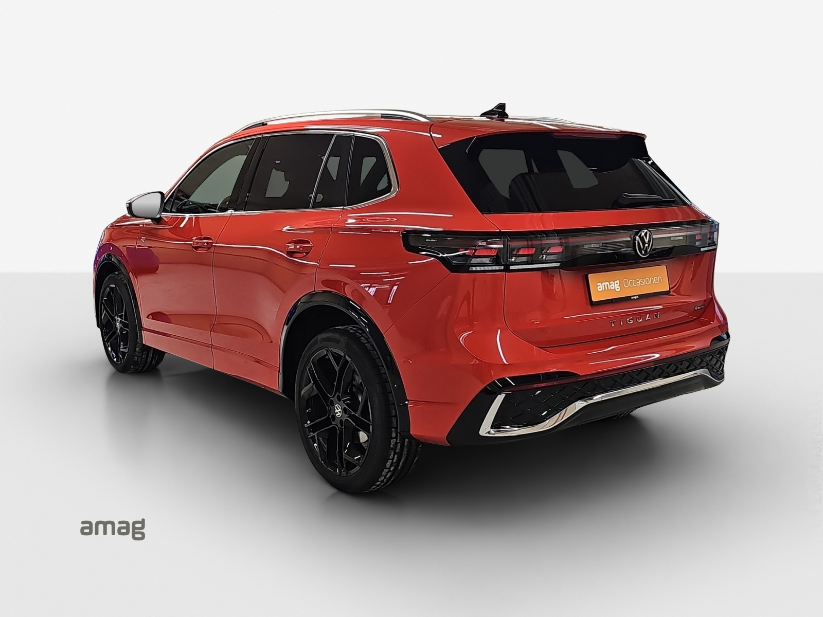 VW Tiguan 2.0 TSI DSG R-Line 4Motion-showroom-element-2