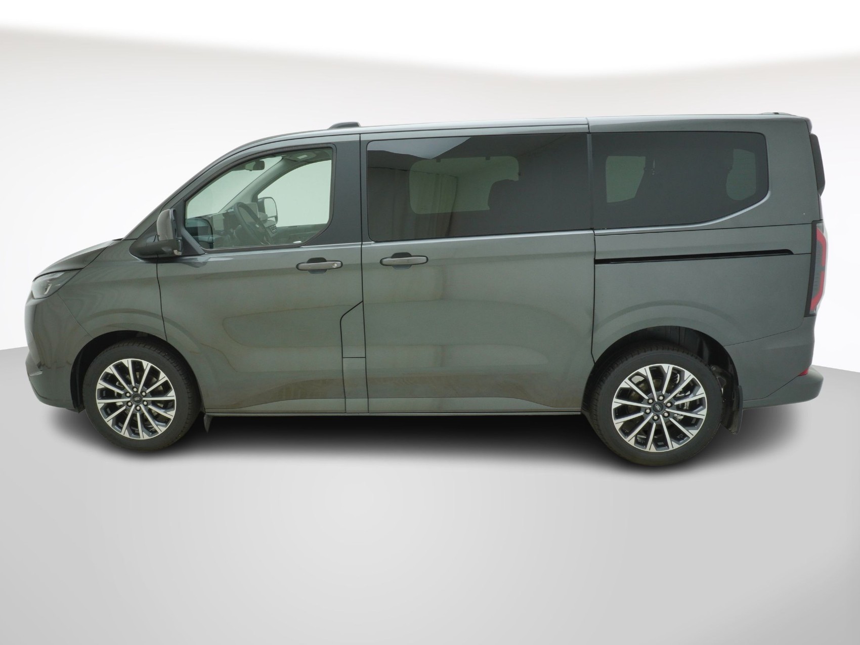 FORD Tourneo Custom L1 2.5 Plug-in-Hybrid Titanium X-showroom-element-1