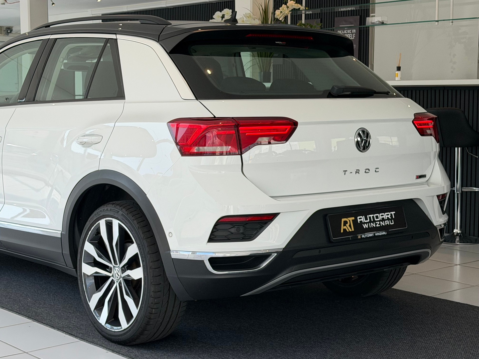 VW T-Roc 2.0 TSI Advance DSG 4Motion **ab MFK & Service**-image-9