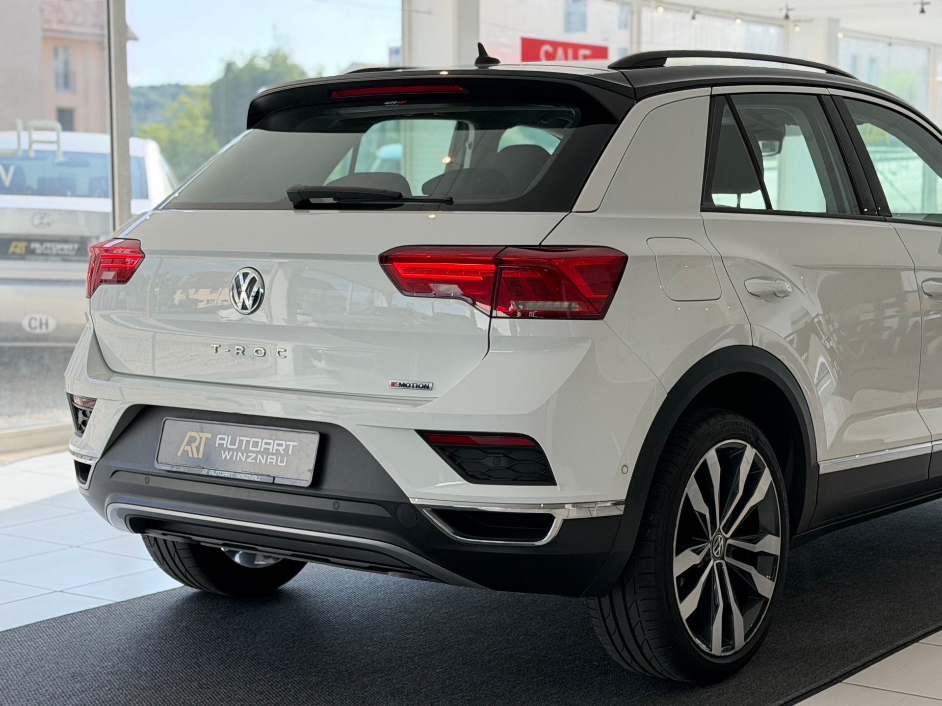 VW T-Roc 2.0 TSI Advance DSG 4Motion **ab MFK & Service**-image-7