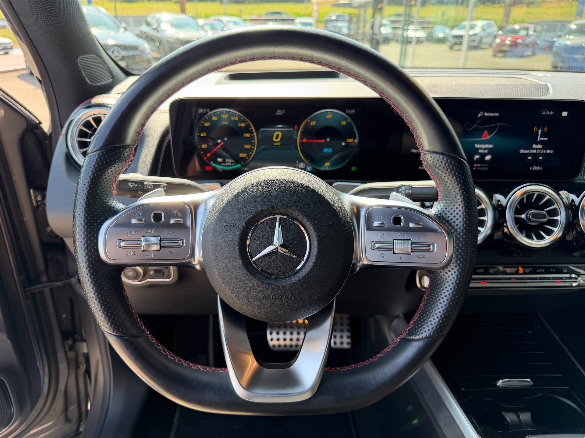 MERCEDES-BENZ EQB 350 AMG Line 4Matic-image-5
