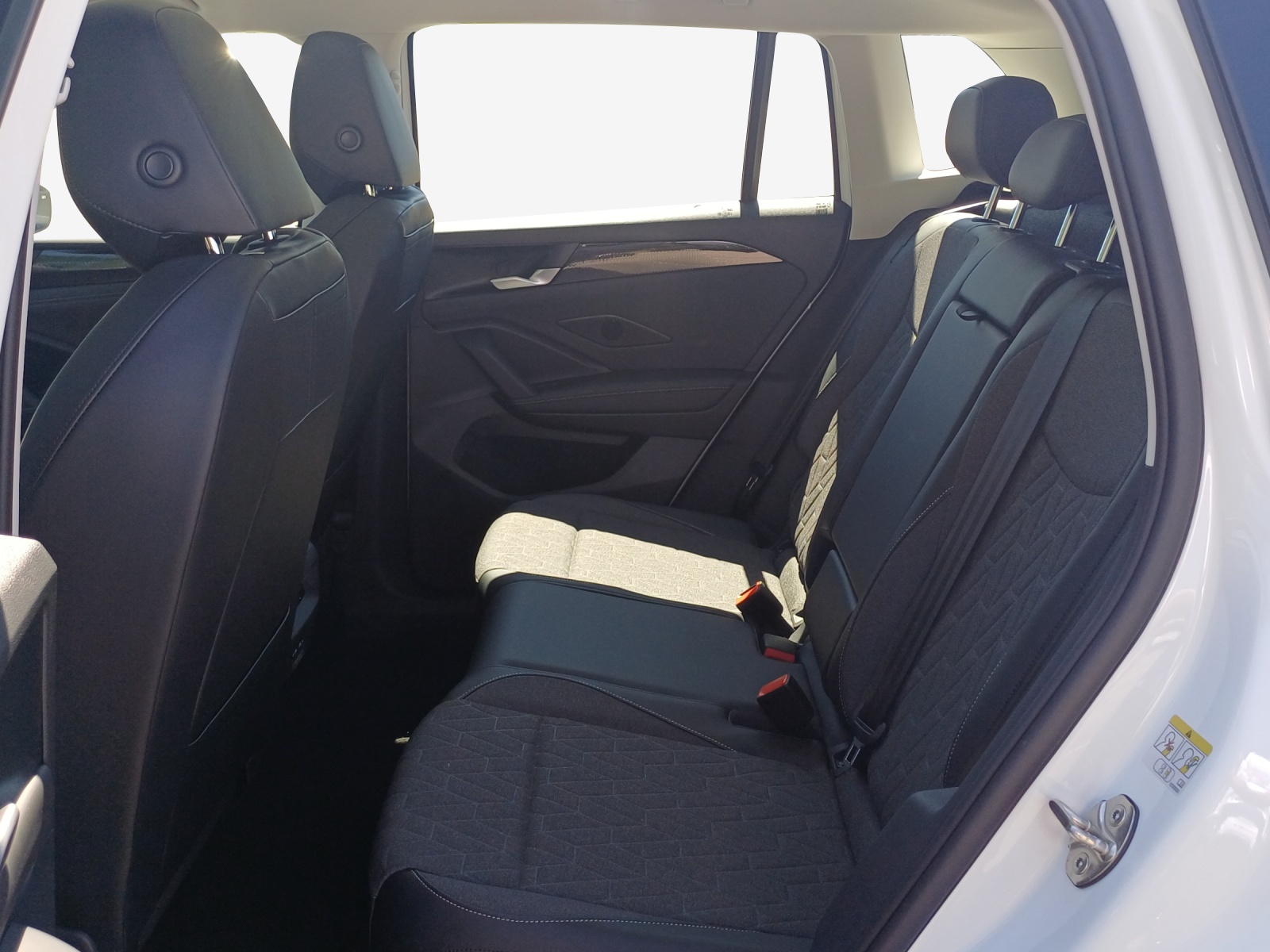 VW VW Tiguan Life 2.0TDI 150PS-image-11